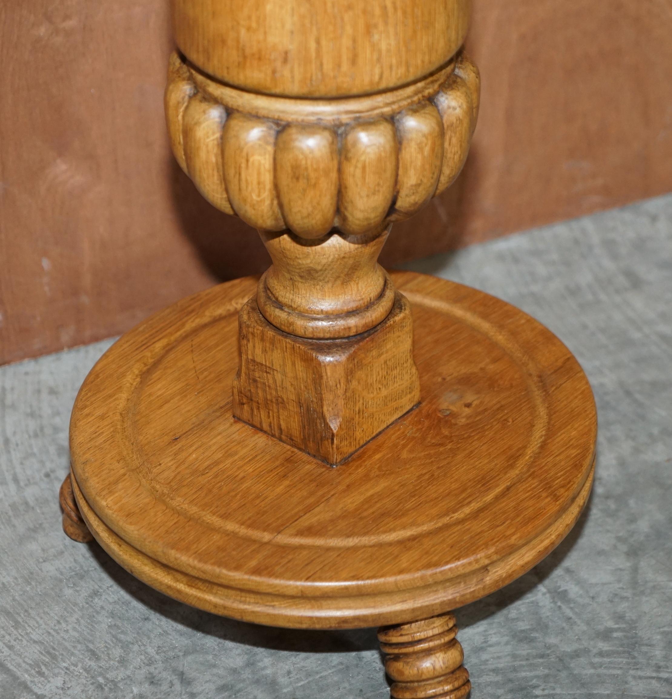 Lovely Vintage English Light Oak Pedestal Jardiner Column Display Plant Stand For Sale 1