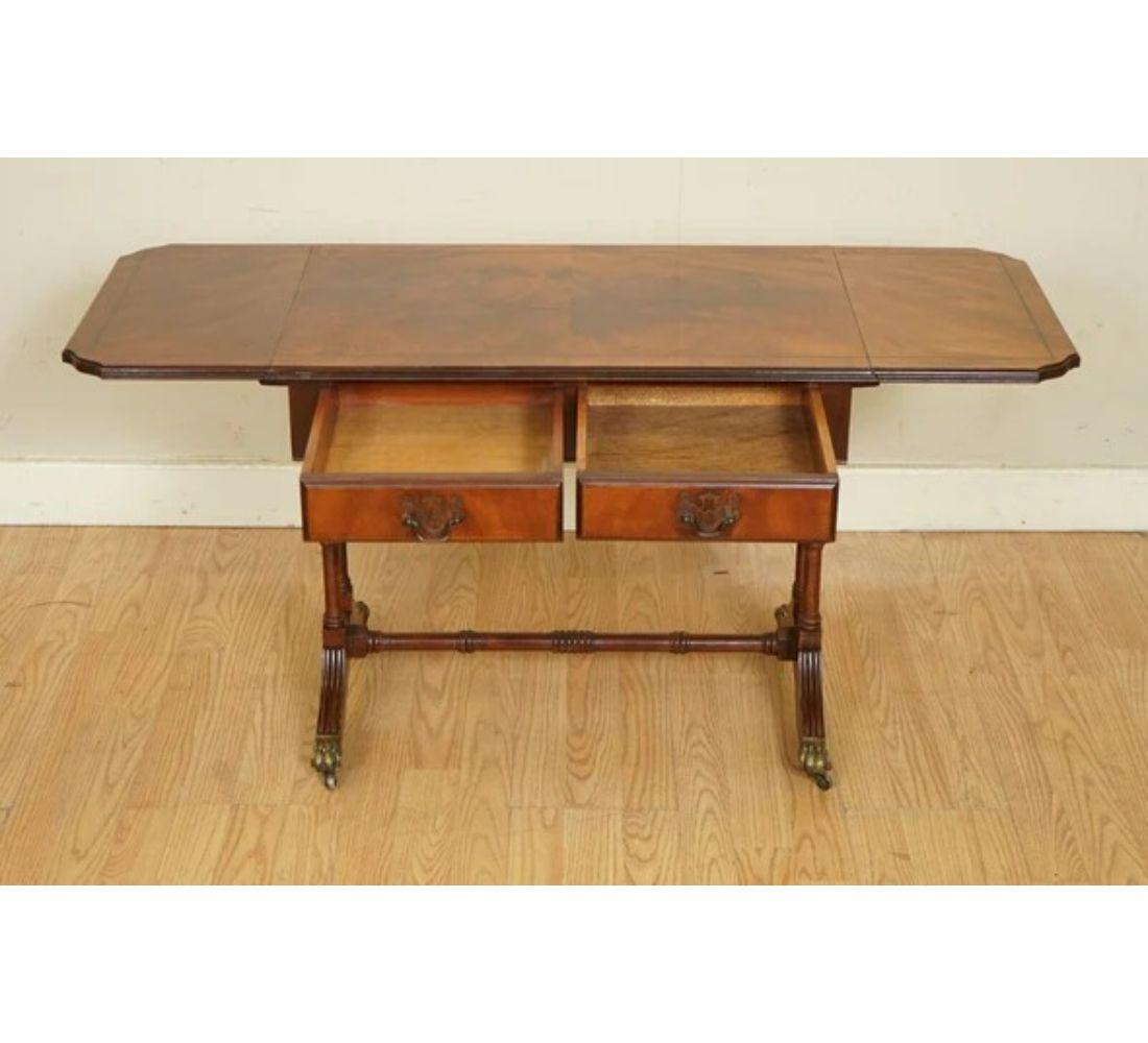 Hand-Crafted Lovely Vintage Flamed Hardwood Extending Drop Leaf Side End Table For Sale
