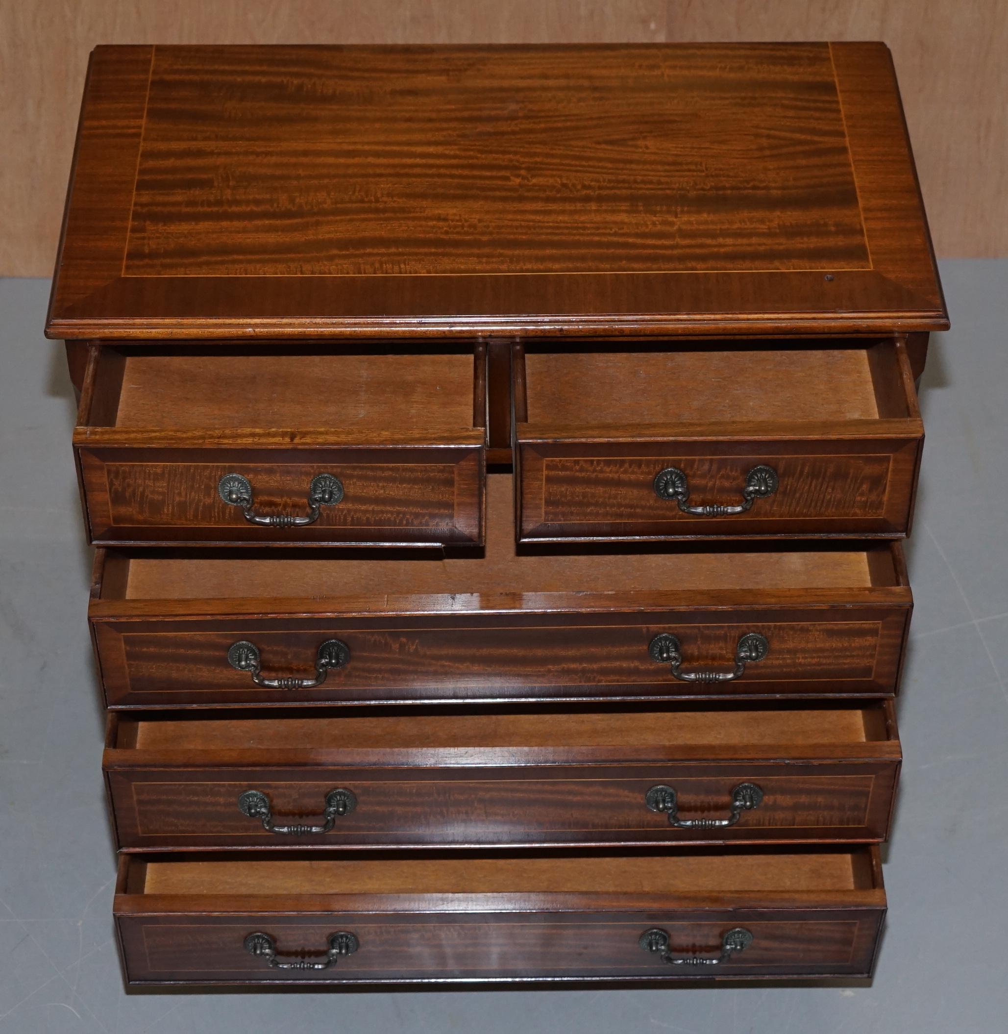 Lovely Vintage Flamed Hardwood Side Table Sized Chest of Drawers Utilitarian For Sale 4
