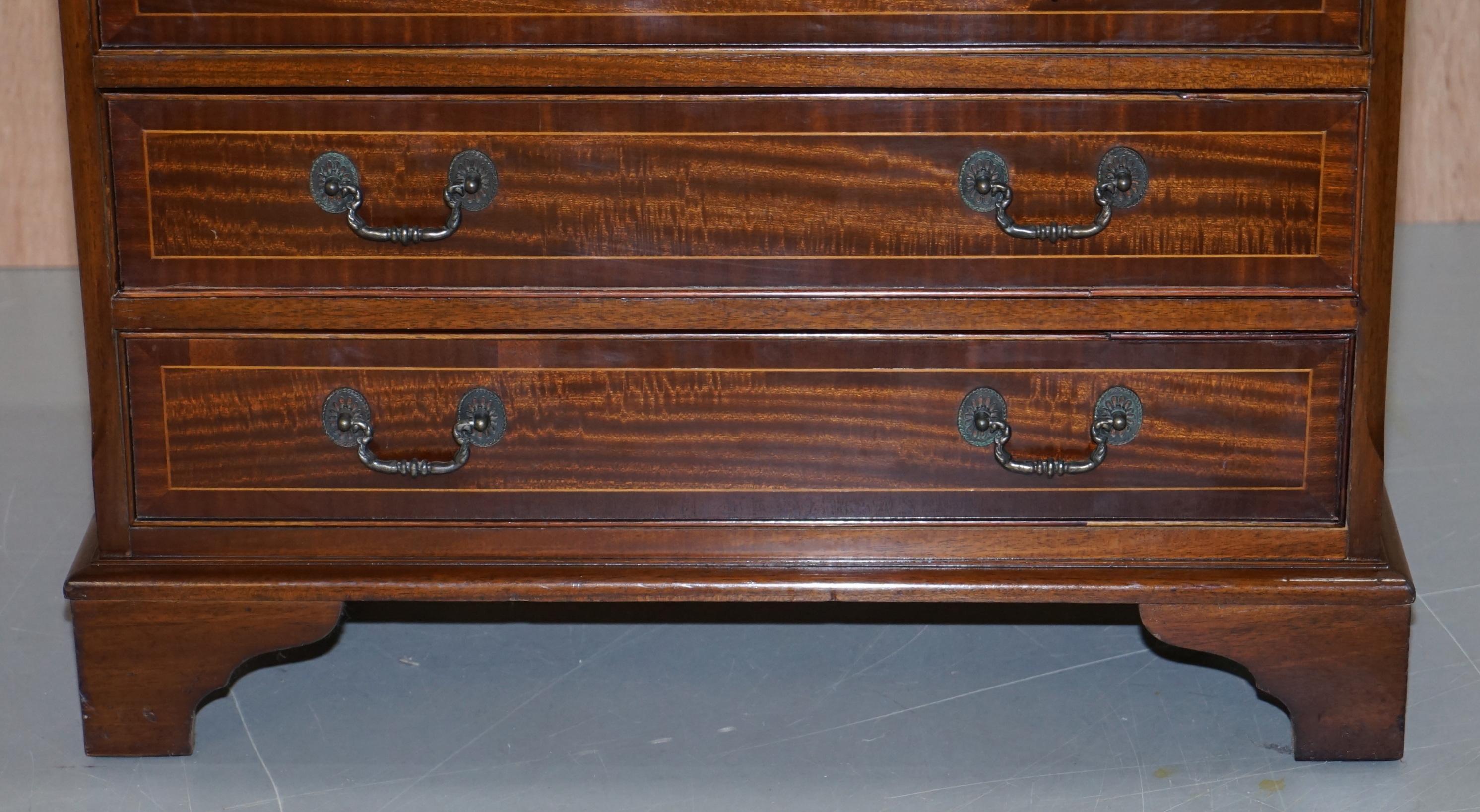 English Lovely Vintage Flamed Hardwood Side Table Sized Chest of Drawers Utilitarian For Sale