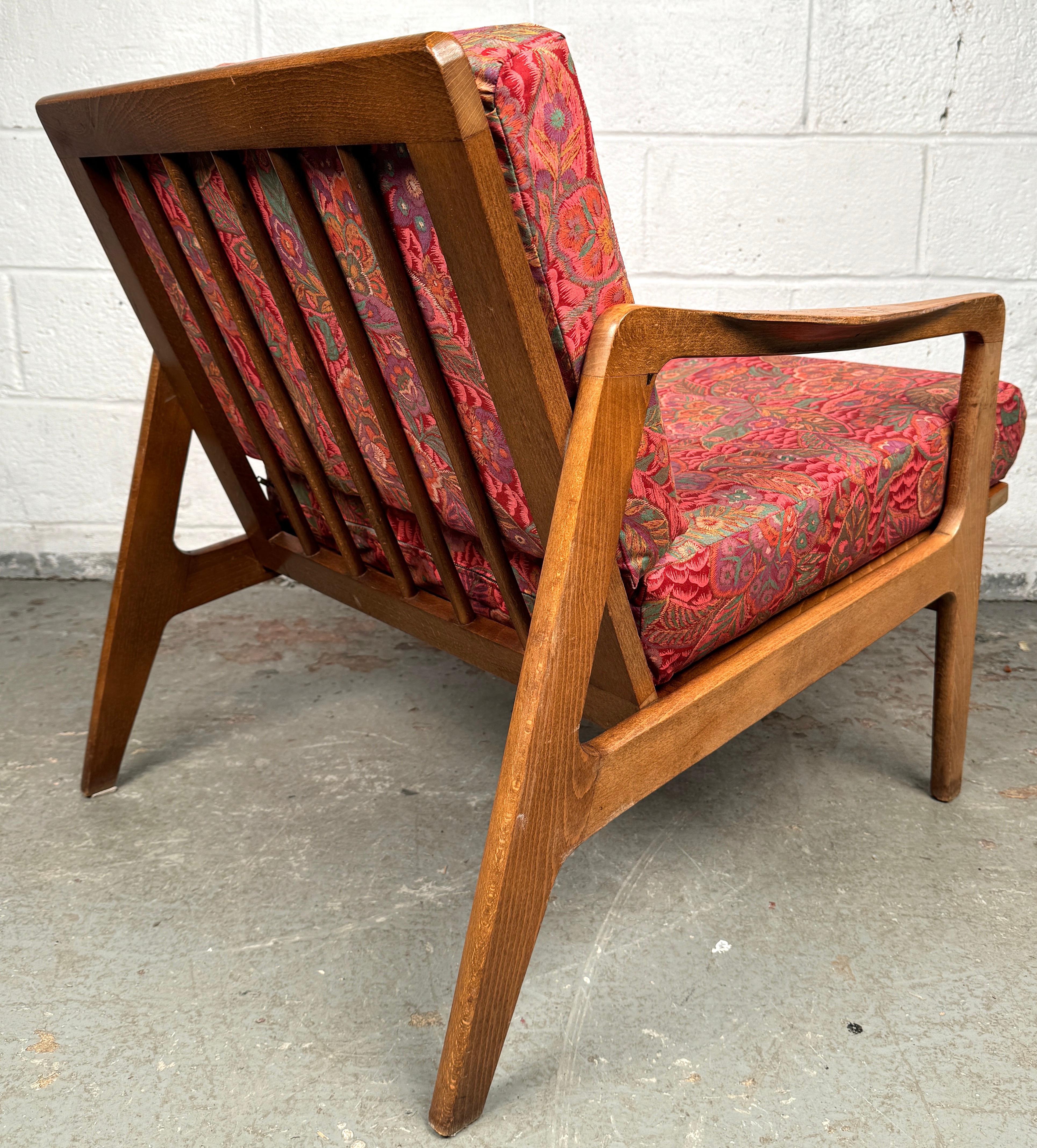 Lovely Vintage Floral Lounge Chair (chaise longue à fleurs) en vente 5