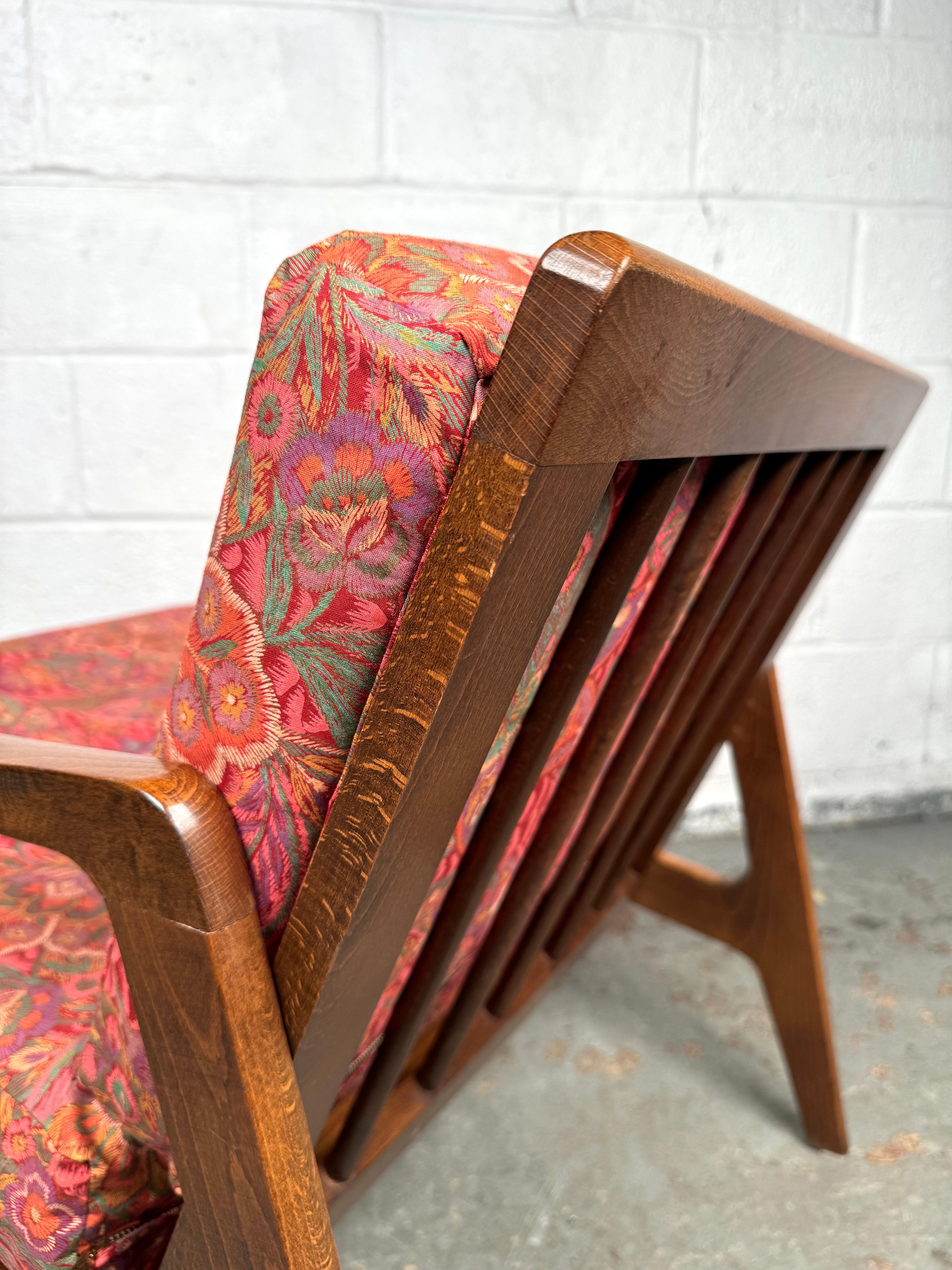 Lovely Vintage Floral Lounge Chair (chaise longue à fleurs) en vente 6