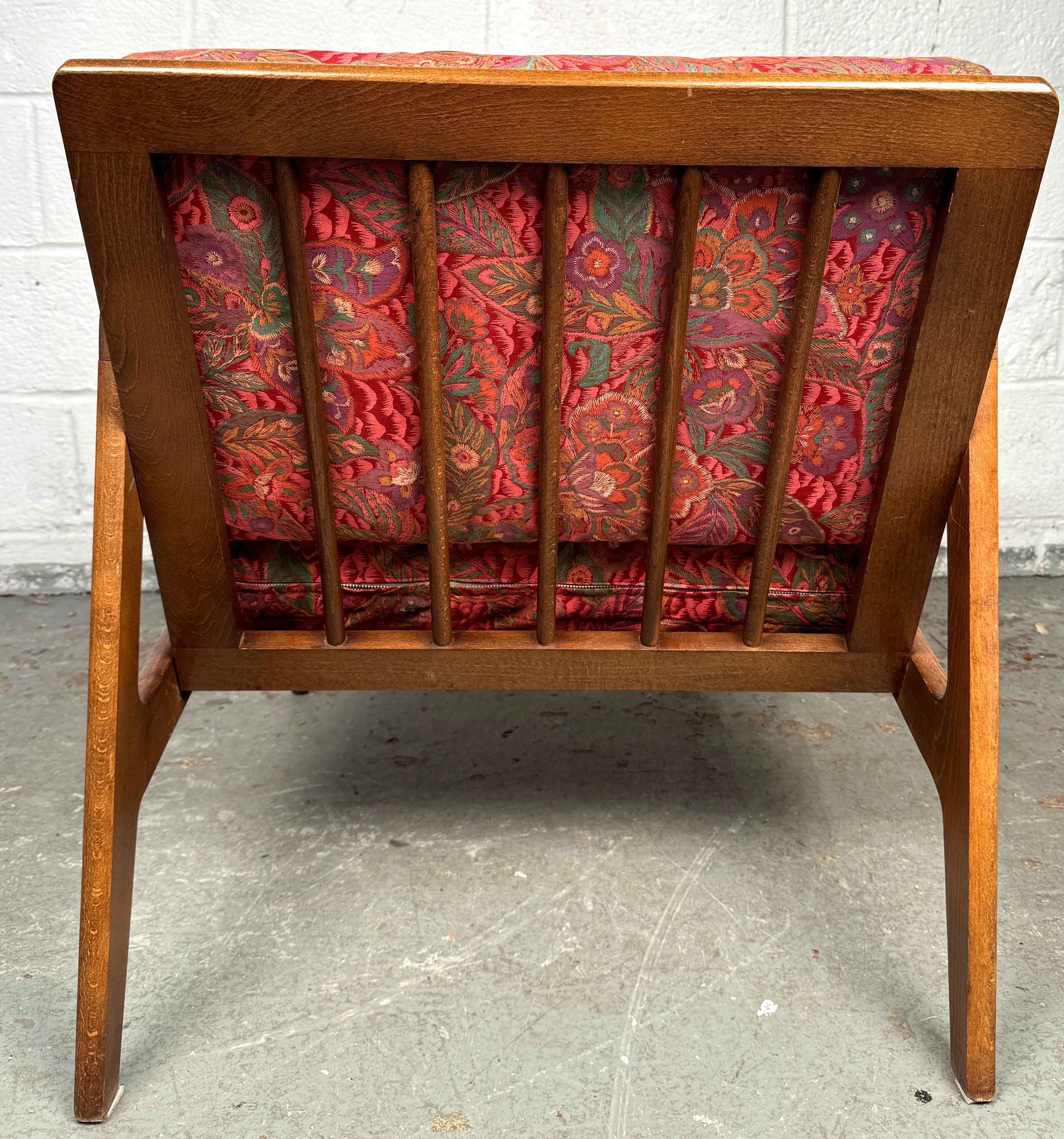 Lovely Vintage Floral Lounge Chair (chaise longue à fleurs) en vente 2