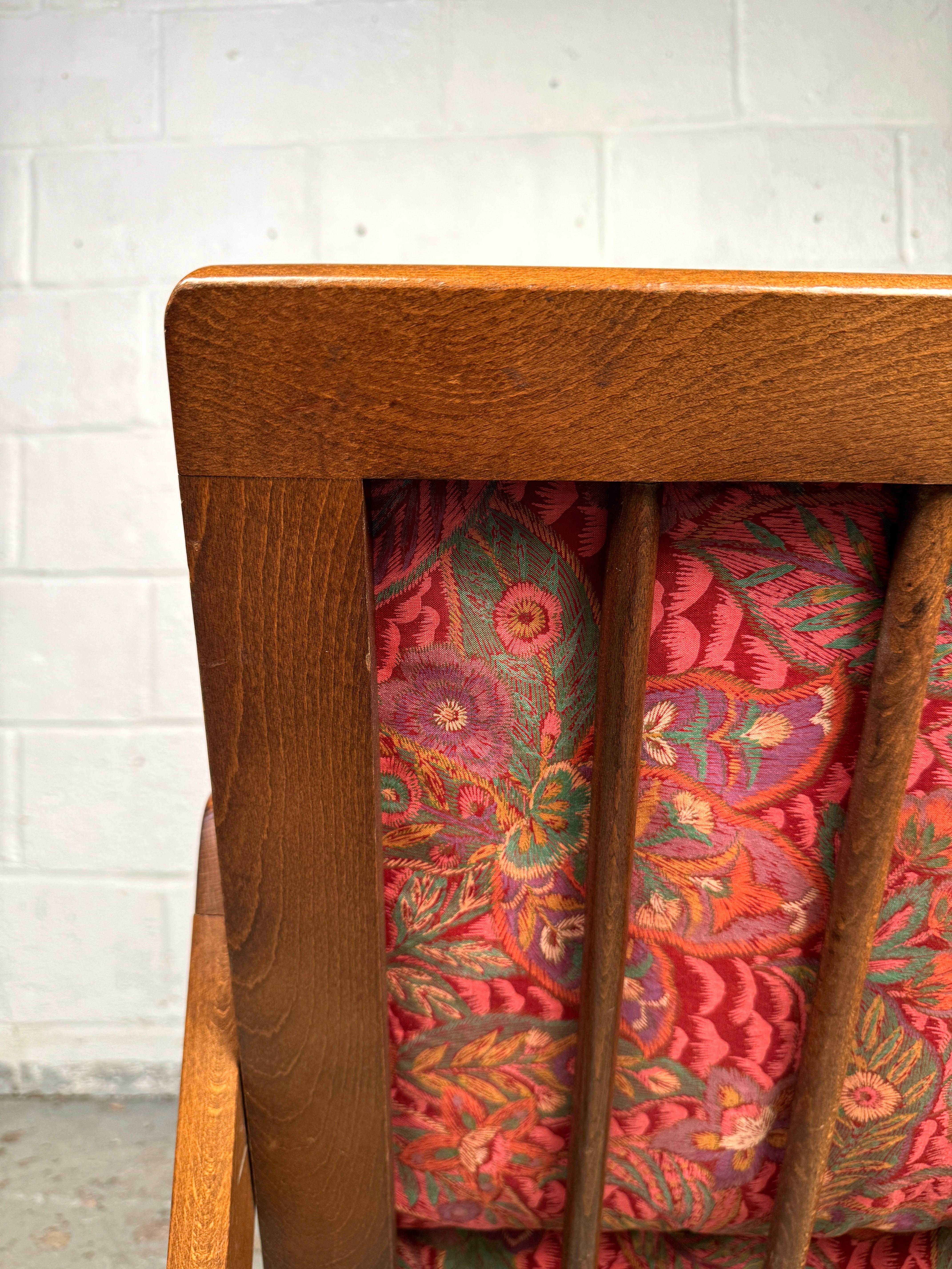 Lovely Vintage Floral Lounge Chair (chaise longue à fleurs) en vente 3