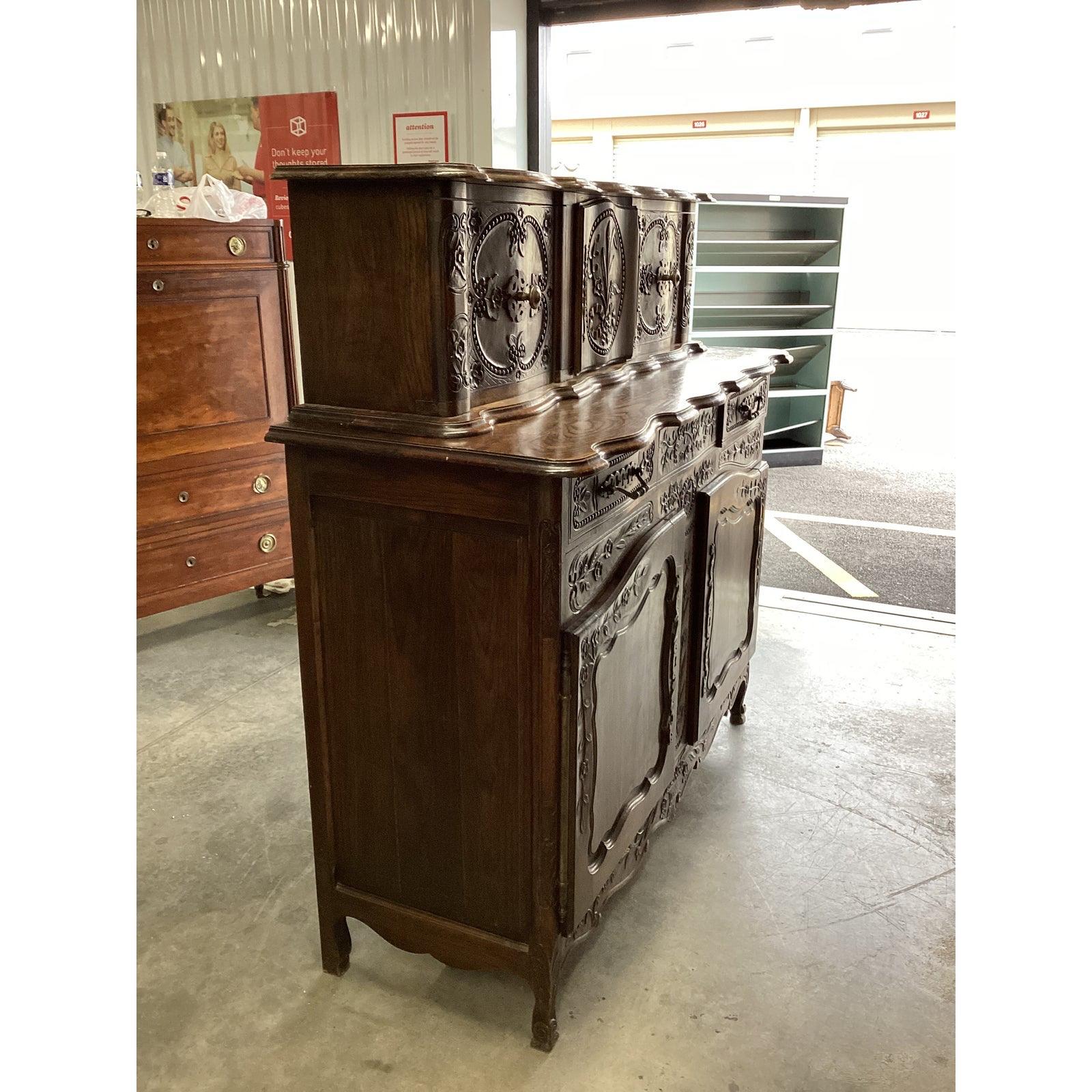 Lovely Vintage French Carved Oak Buffet From Provence For Sale 6
