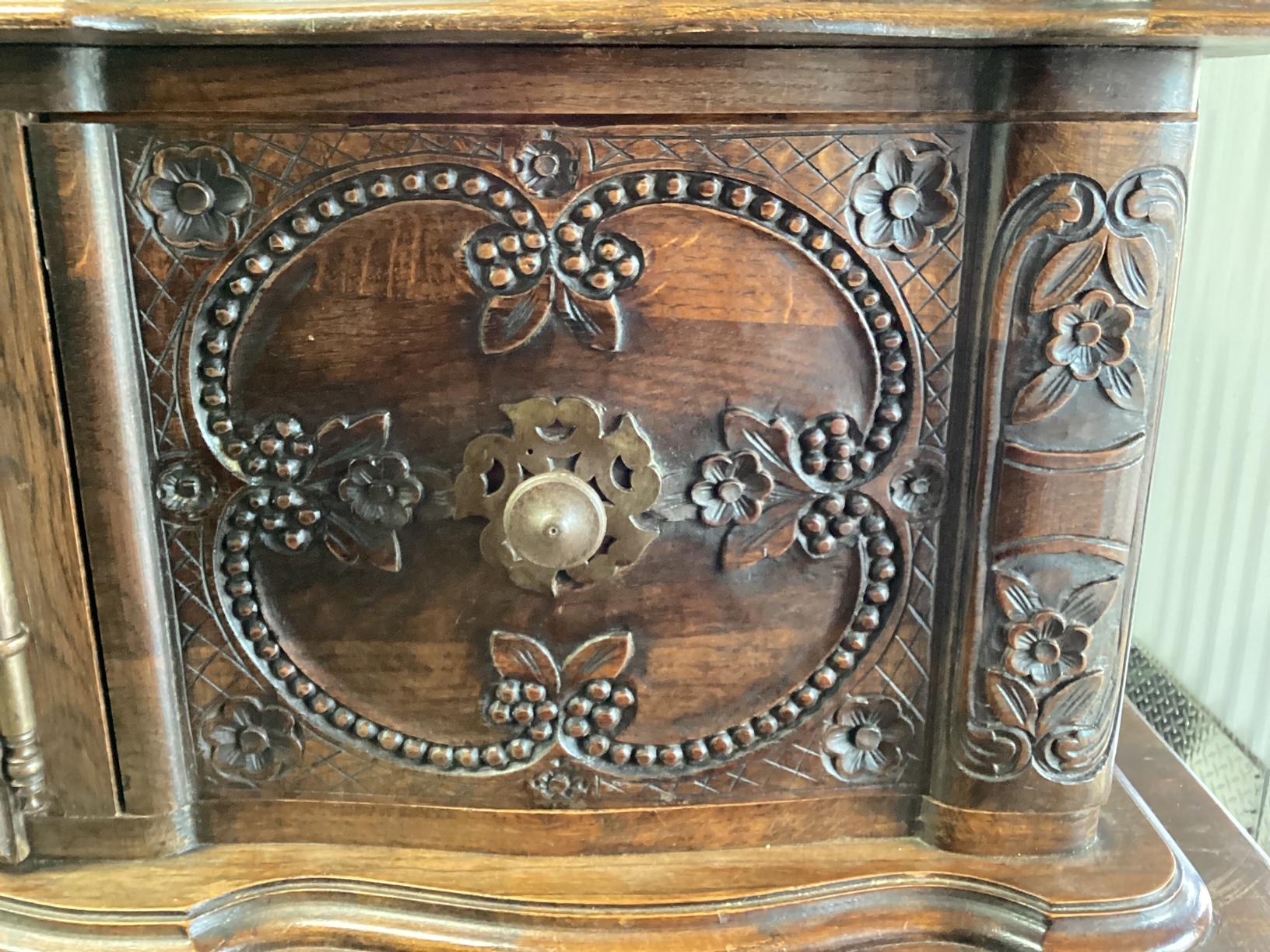 French Provincial Lovely Vintage French Carved Oak Buffet From Provence For Sale