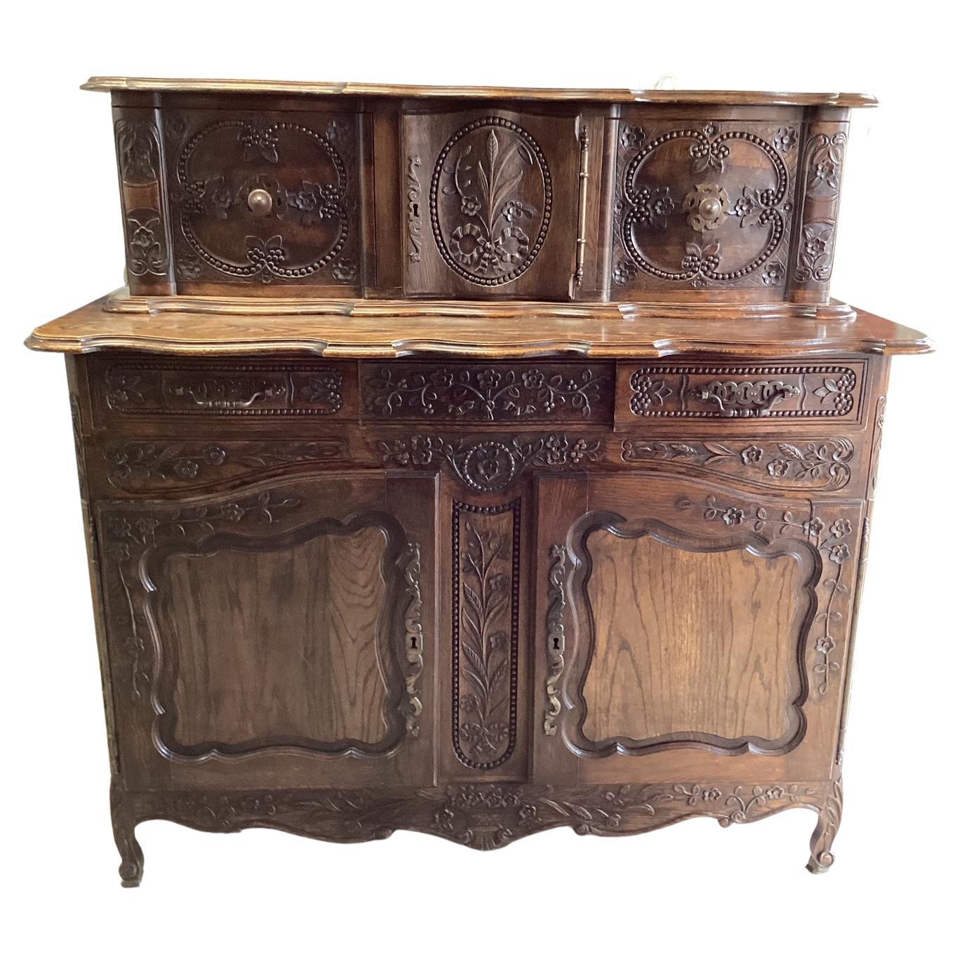 Lovely Vintage French Carved Oak Buffet From Provence For Sale