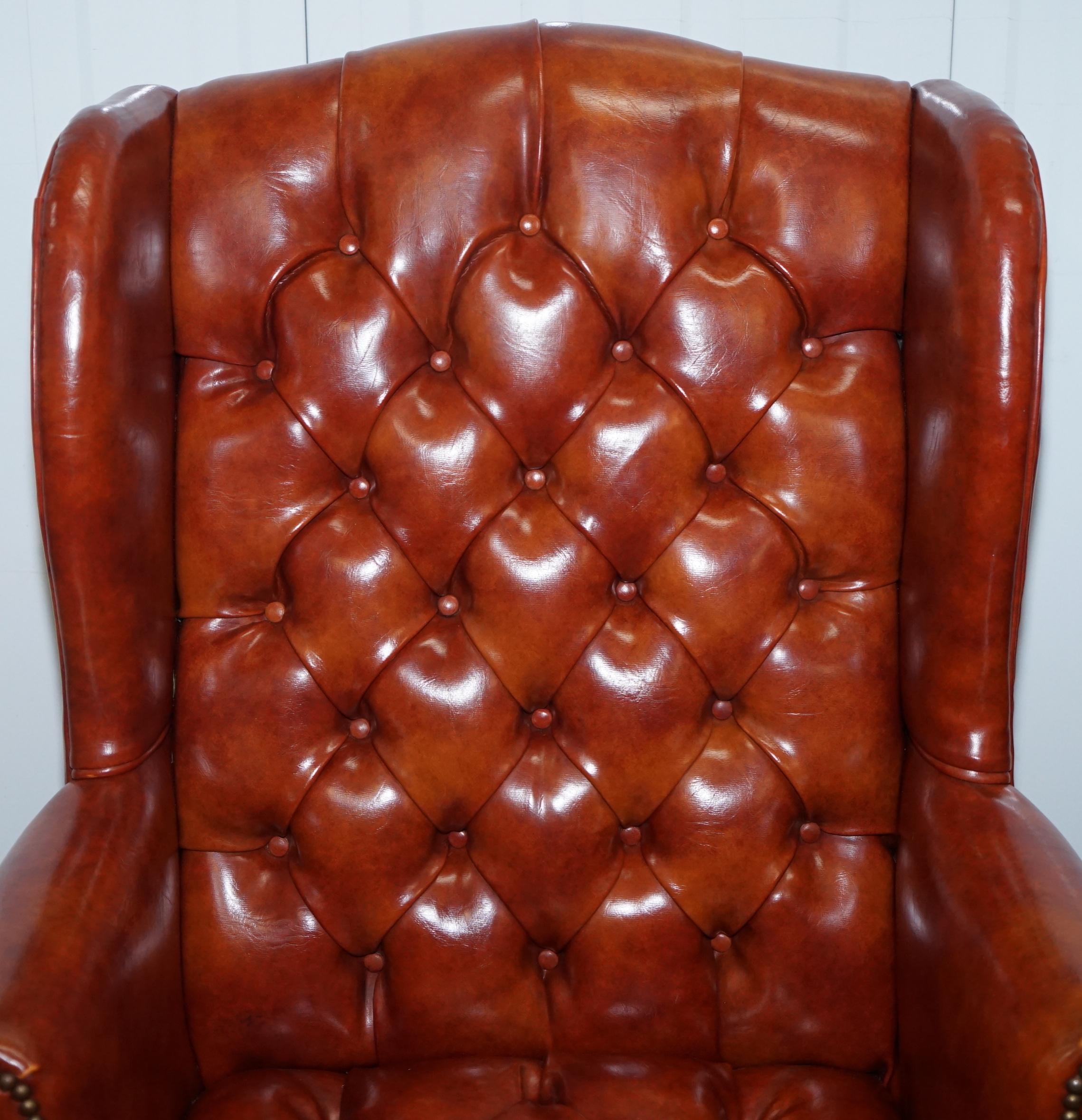 British Lovely Vintage Fully Buttoned Chesterfield Wingback Armchair Nice Upholstery