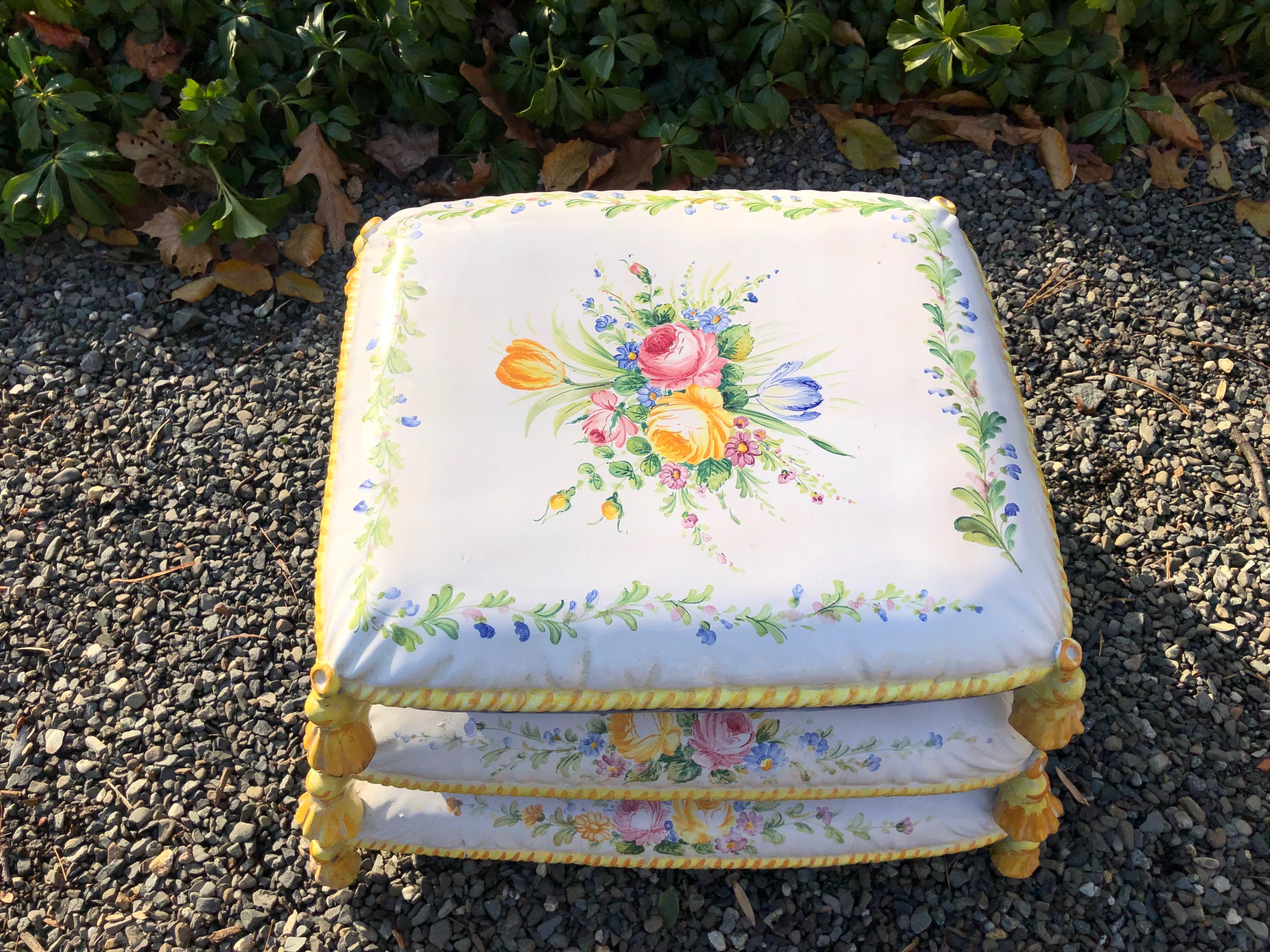Lovely Vintage Garden Stool in Stacked Cushion Motife In Excellent Condition In Hopewell, NJ