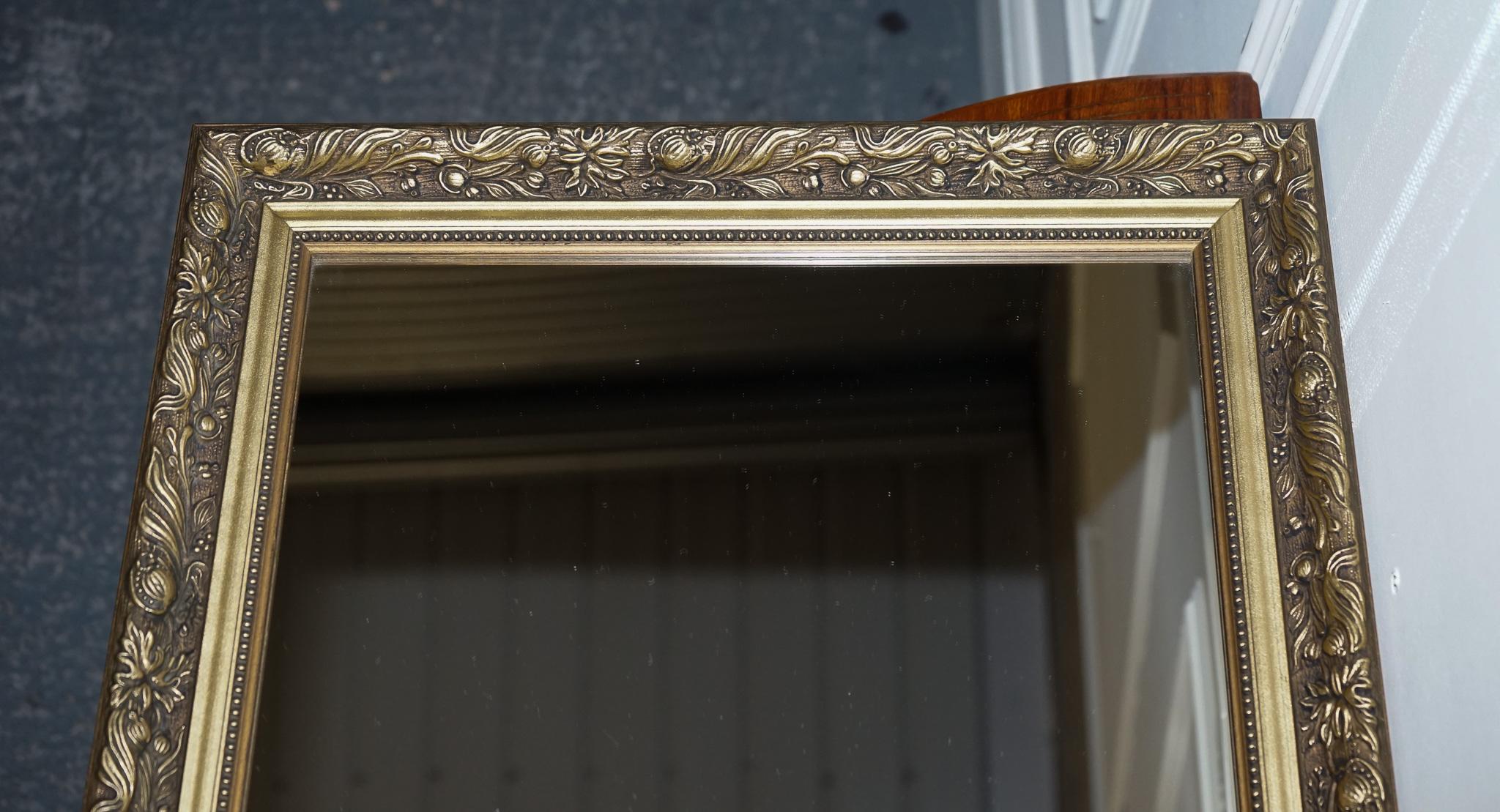 LOVELY VINTAGE GOLD ORNATE BEVELLED WALL MiRROR For Sale 2