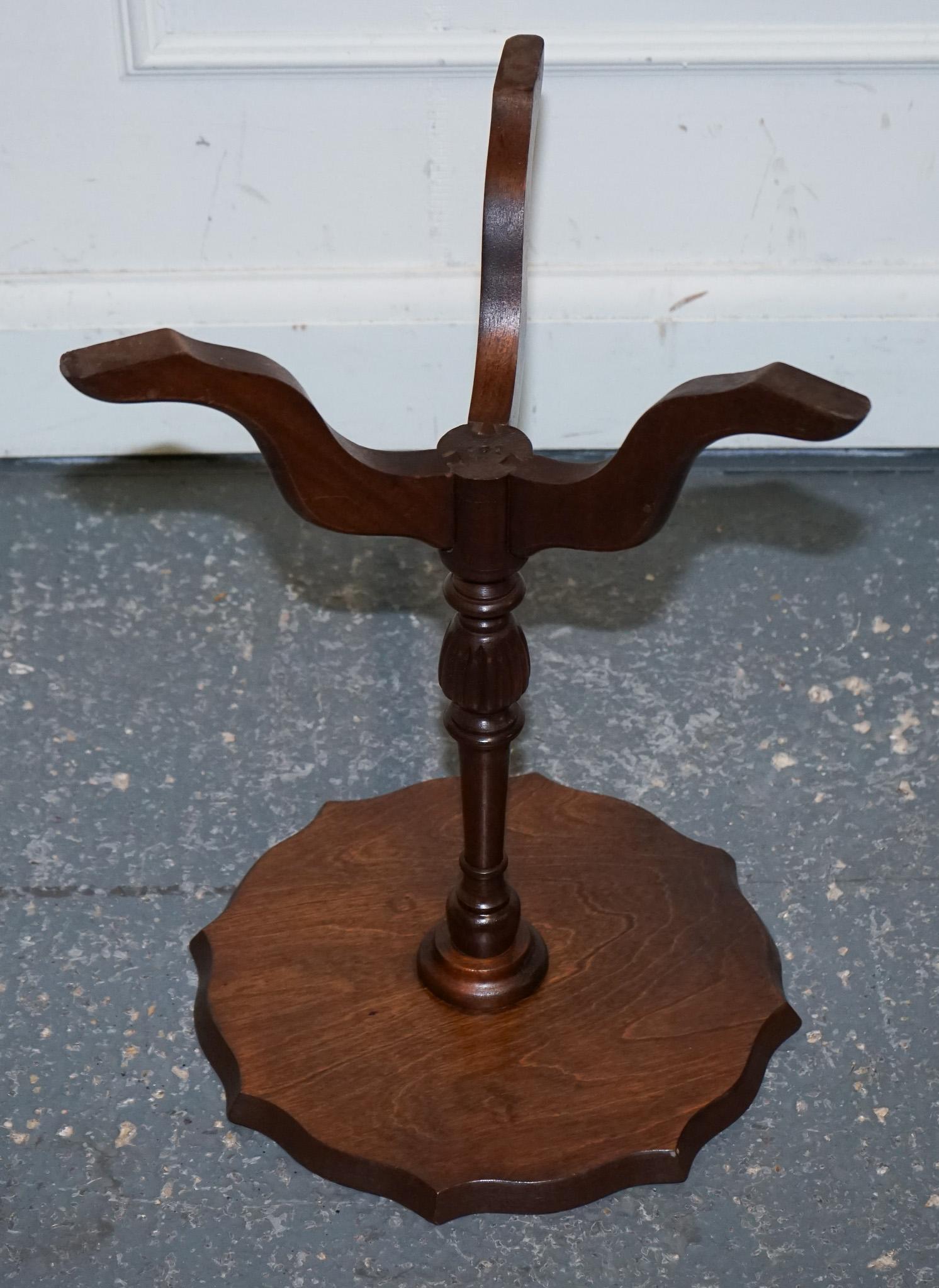 JOLI PORTEFEUILLE VINTAGE EN CUIR VERT SUR PIEDS DE TRiPOD POUR VIGNERIES en vente 4
