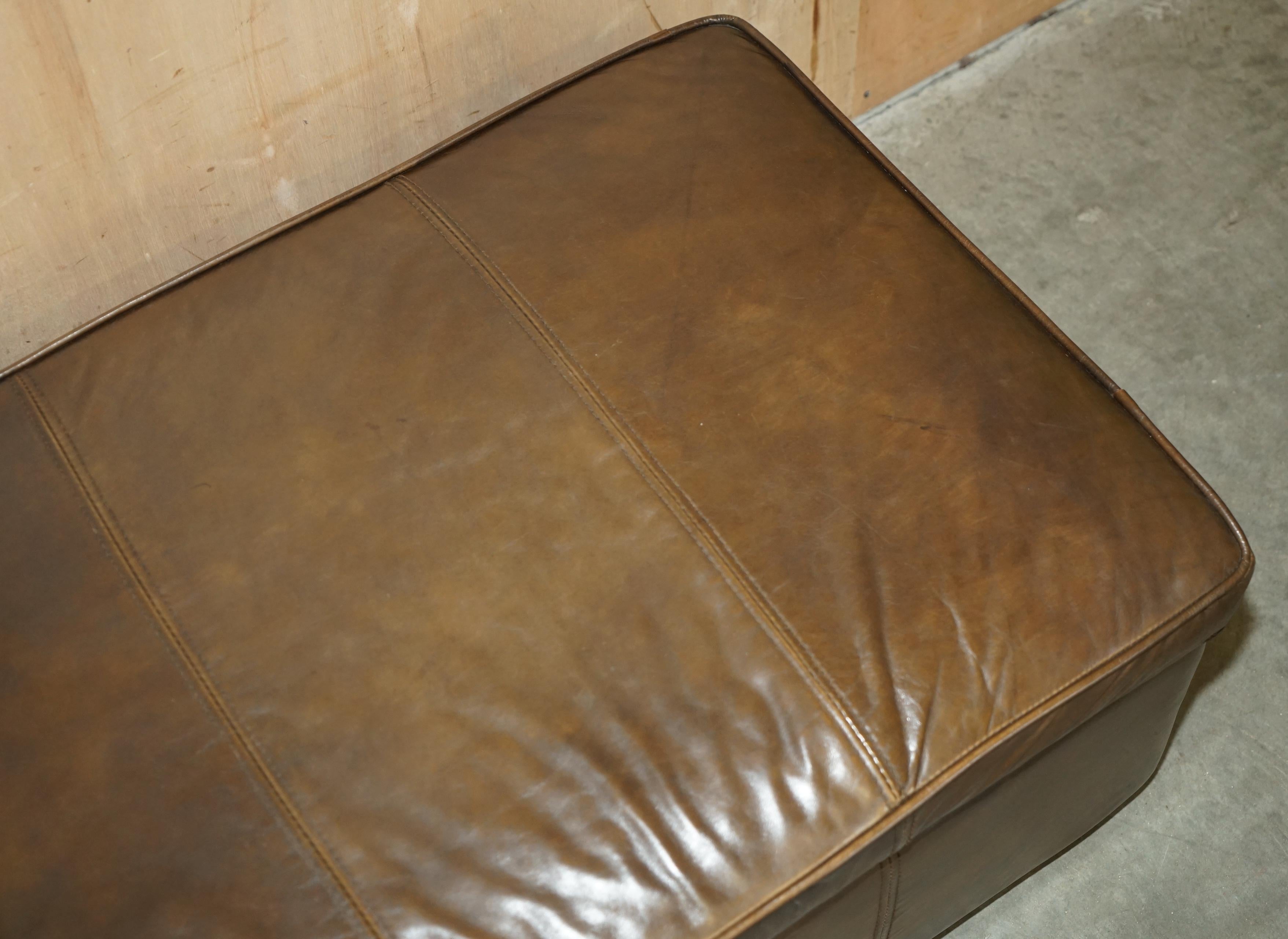 LOVELY ViNTAGE HALO REGGIO GROUCHO CUERO MARRON GUARDABARROS OTTOMAN FOOTSTOOL Hecho a mano en venta