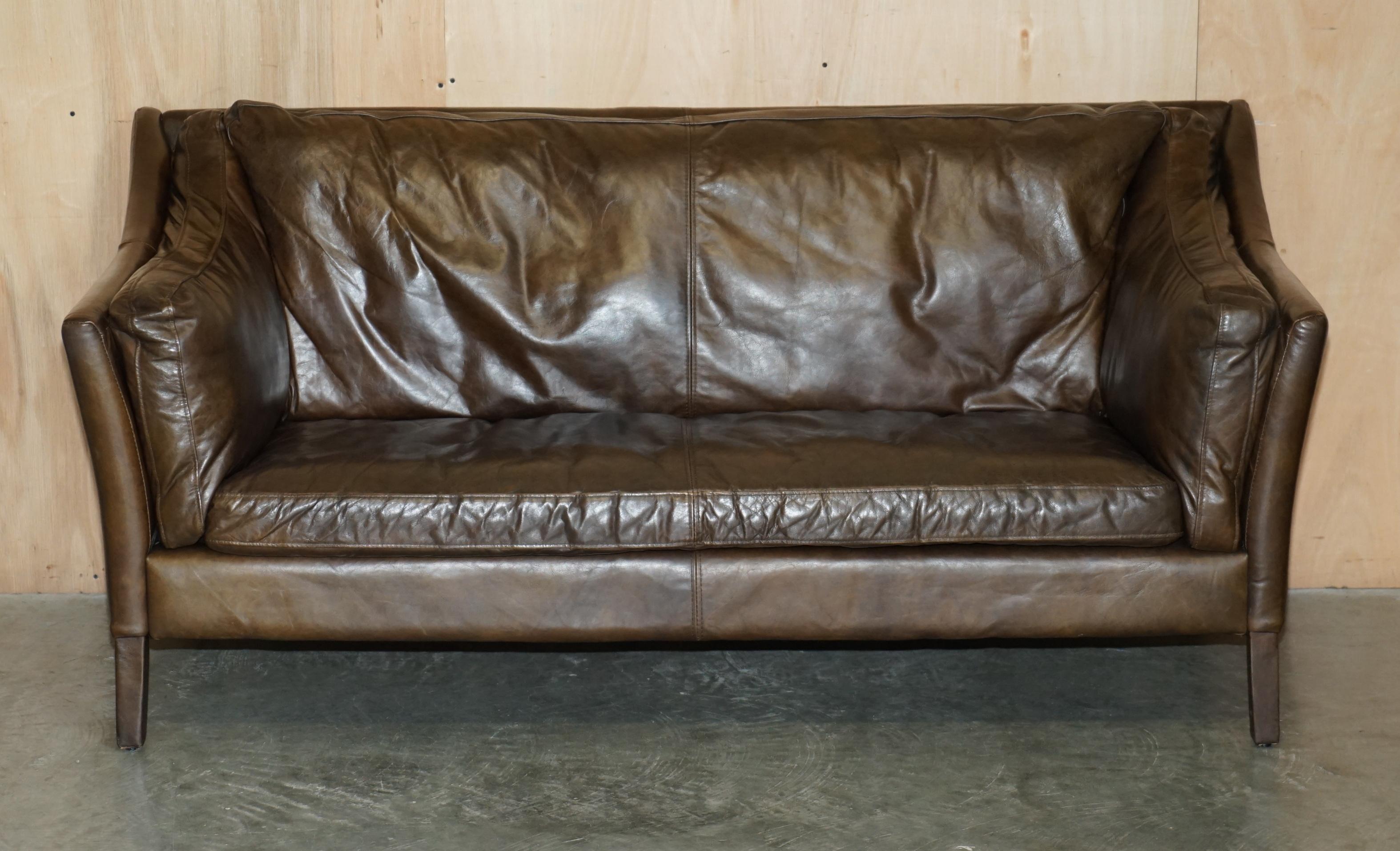LOVELY ViNTAGE HALO REGGIO TIMOTHY OULTON BROWN LEATHER SOFA (Moderne der Mitte des Jahrhunderts) im Angebot