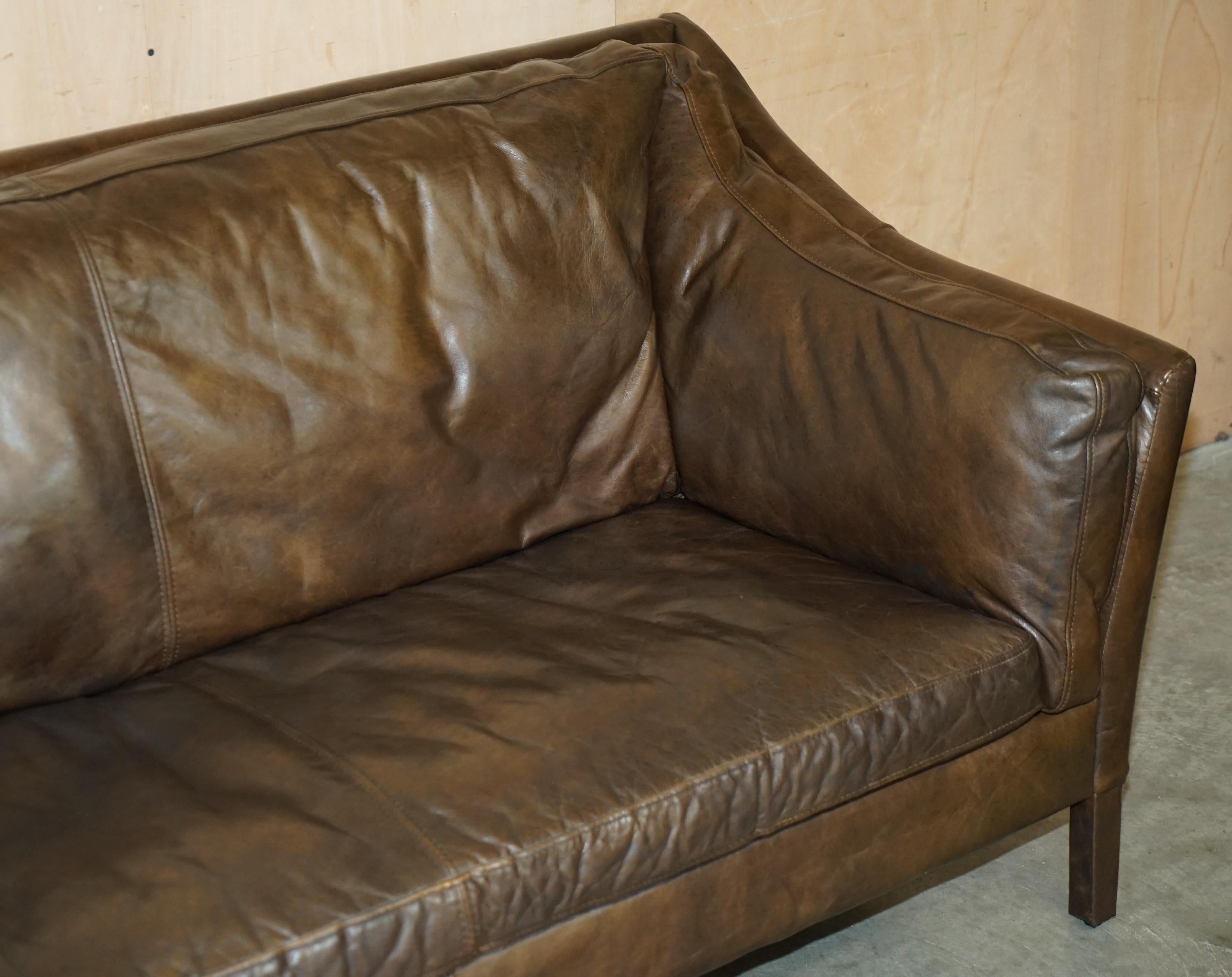 LOVELY ViNTAGE HALO REGGIO TIMOTHY OULTON BROWN LEATHER SOFA (Handgefertigt) im Angebot
