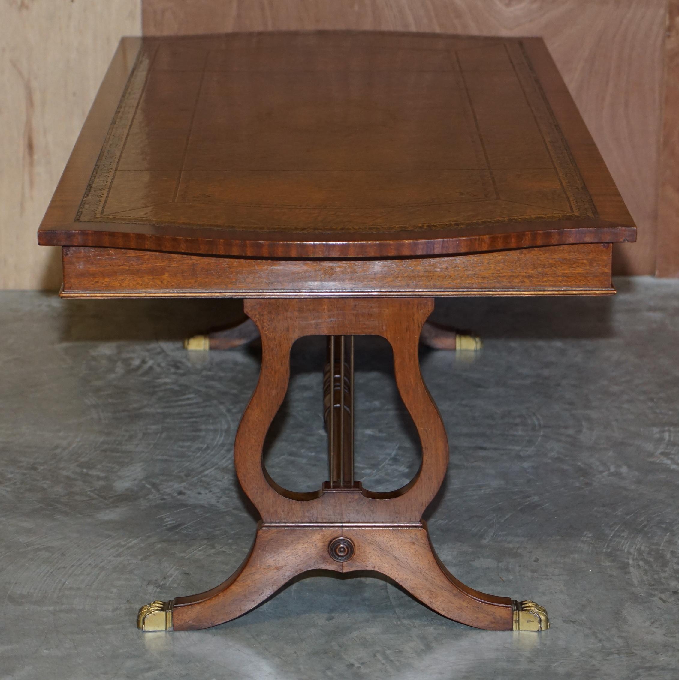 Lovely Vintage Hardwood & Brown Leather Large Coffee Cocktail Table Nice Frame For Sale 7