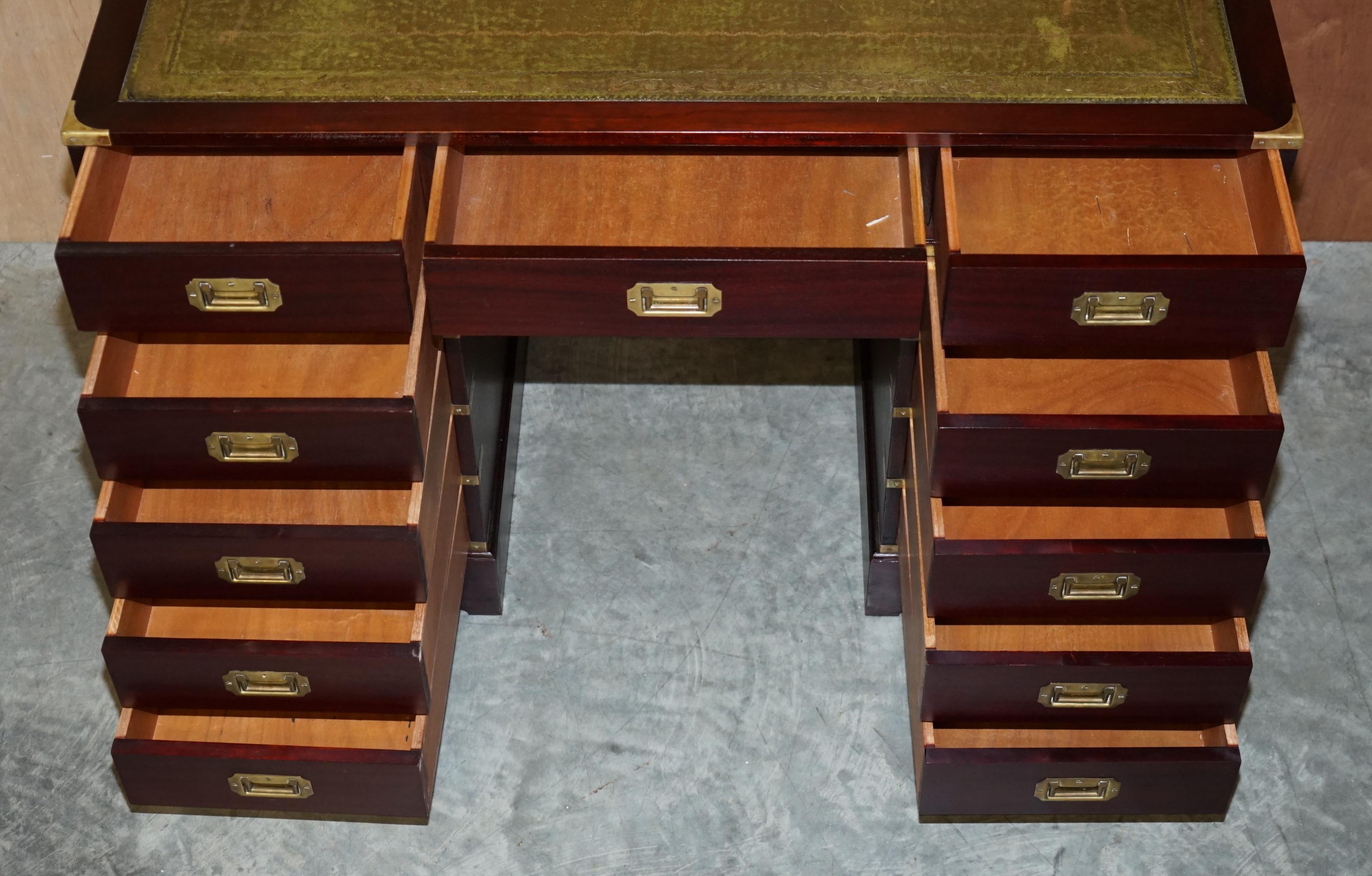 Lovely Vintage Hardwood & Green Leather Military Campaign Partners Pedestal Desk For Sale 14