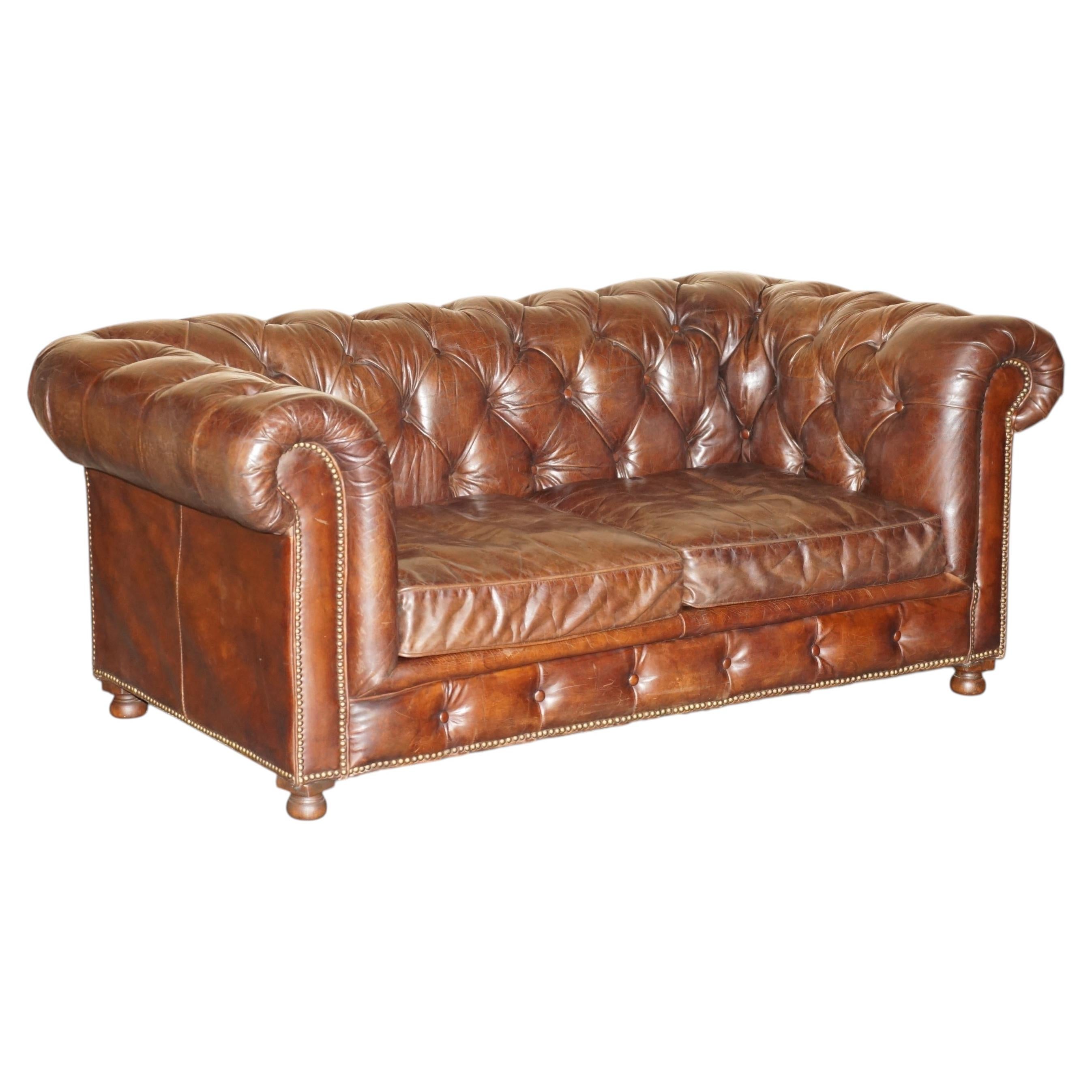 LOVELY VINTAGE HERITAGE BIKER BROWN LEATHER HALO CHESTERFiELD EARLE SOFA For Sale