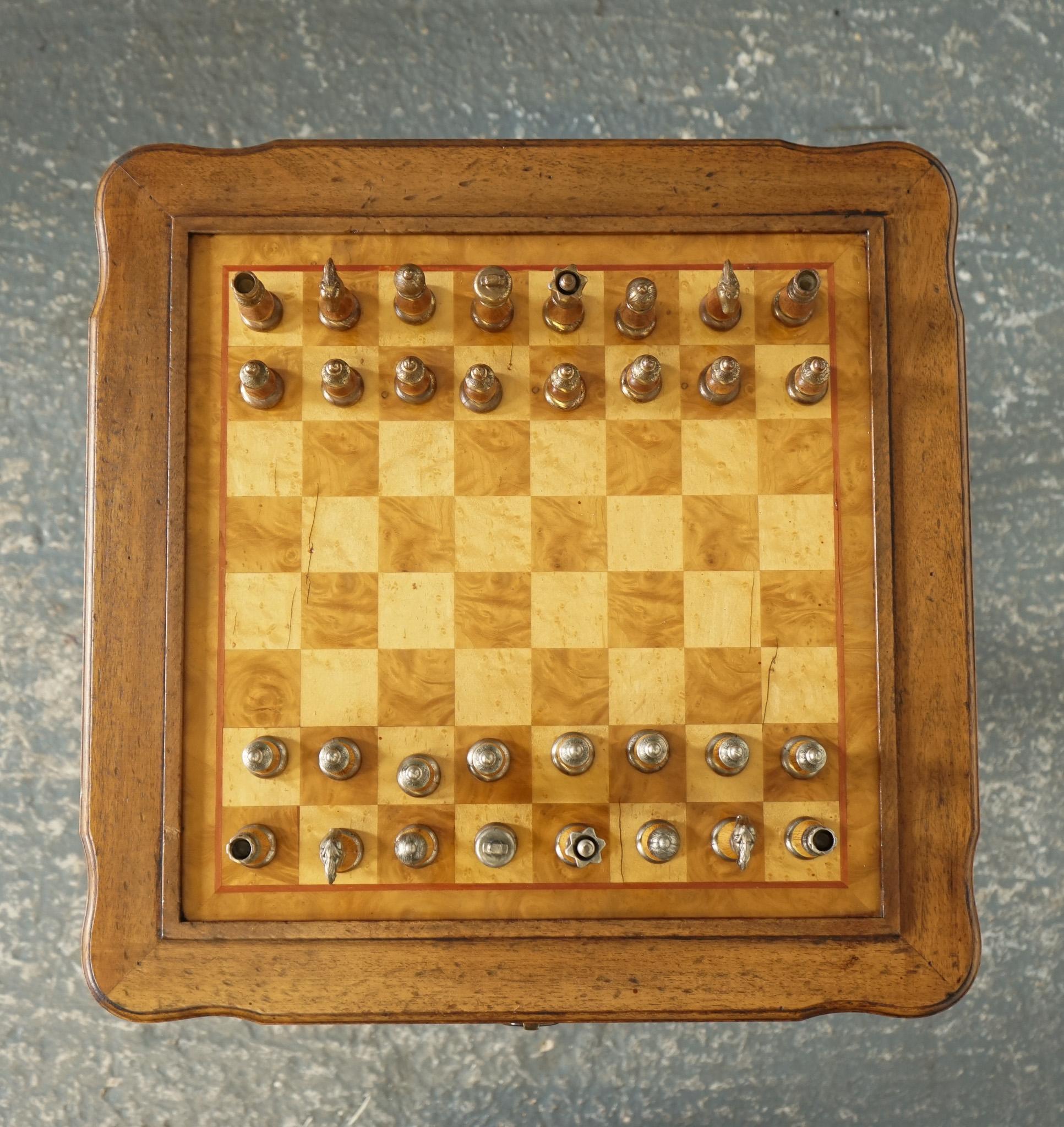 LOVELY VINTAGE ITALIAN CHESS TABLE WITH ONE DRAWER AND FULL CHESS SET iNCLUDED 10