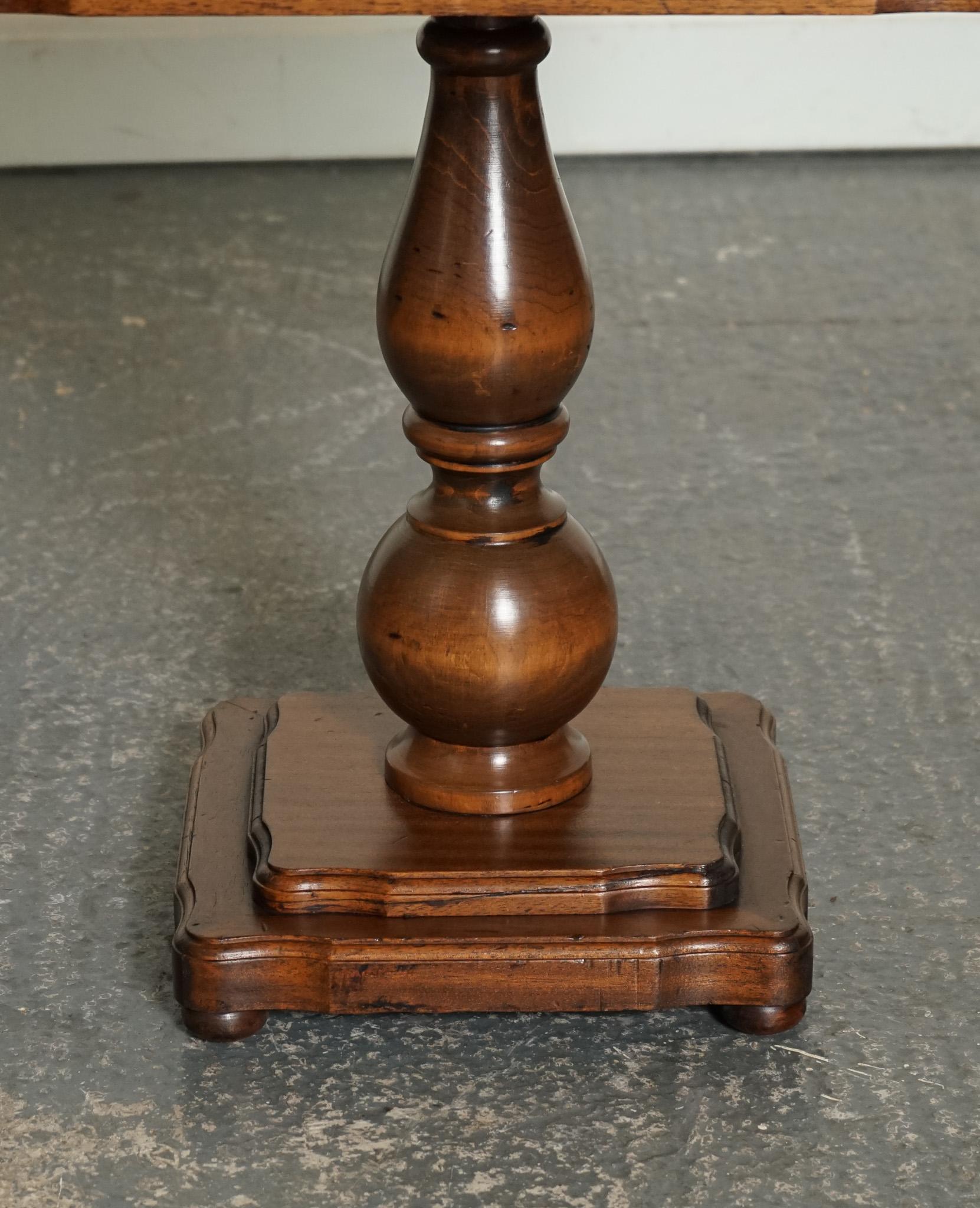 20th Century LOVELY VINTAGE ITALIAN CHESS TABLE WITH ONE DRAWER AND FULL CHESS SET iNCLUDED