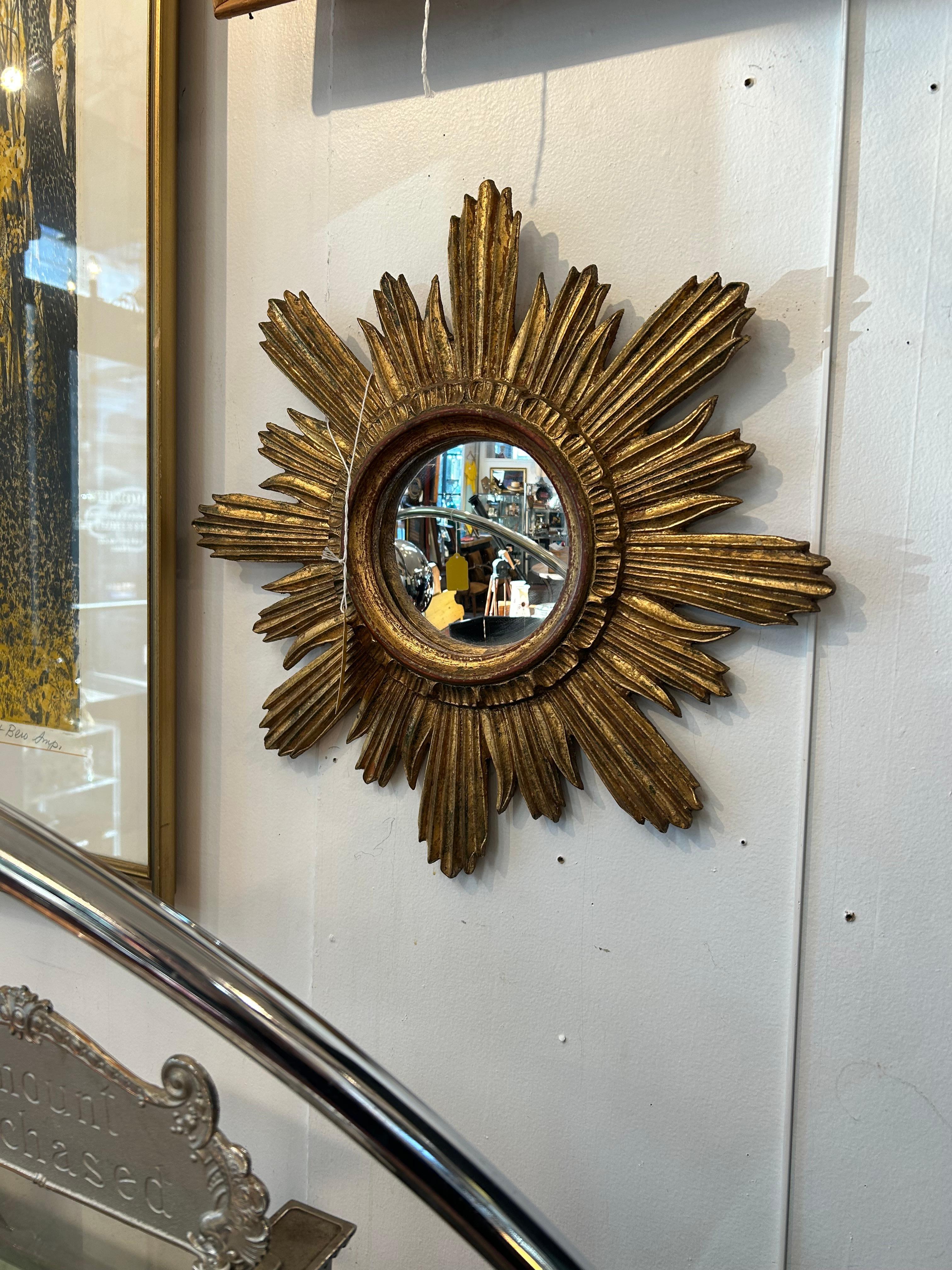 Precioso Espejo Vintage Italiano Hecho a Mano de Madera Dorada Sunburst en venta 6