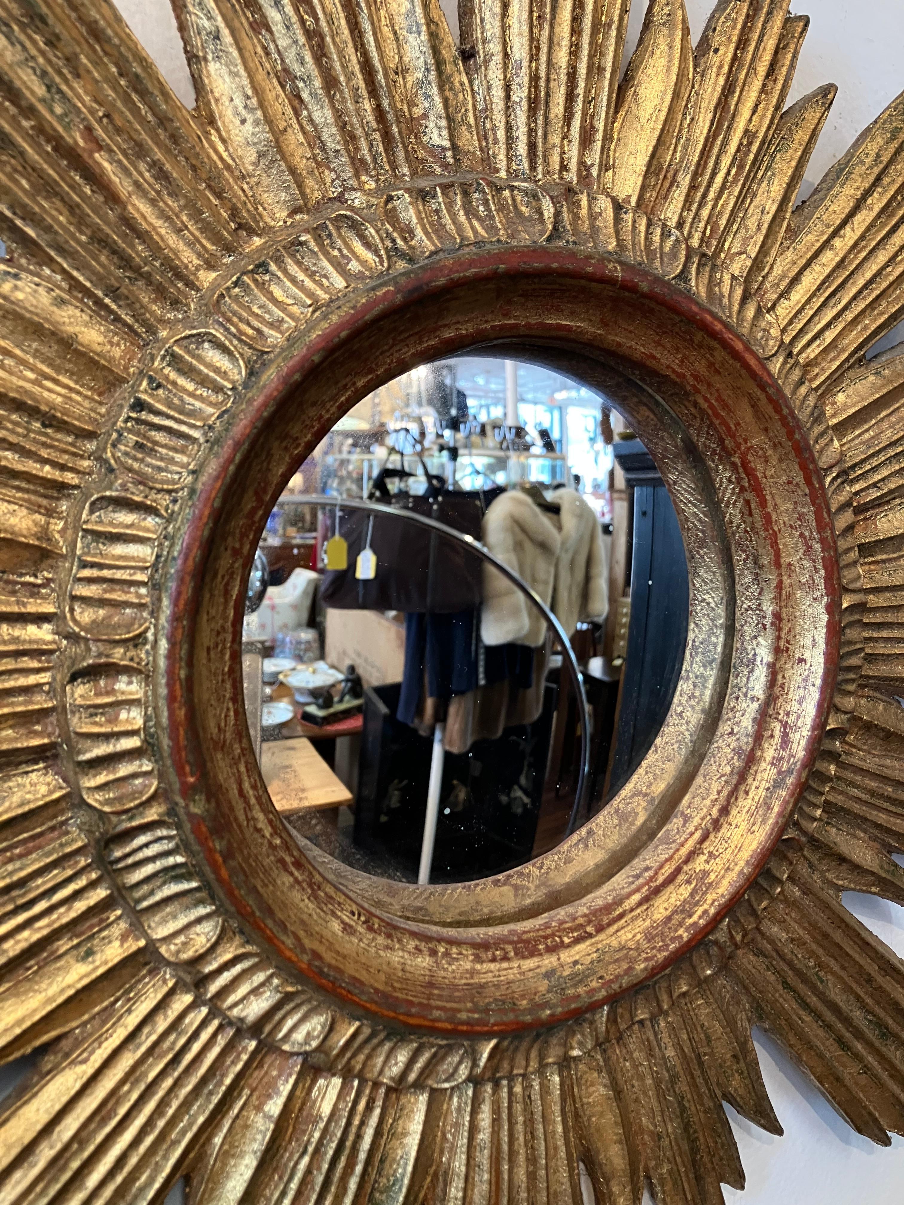 Precioso Espejo Vintage Italiano Hecho a Mano de Madera Dorada Sunburst Neoclásico en venta
