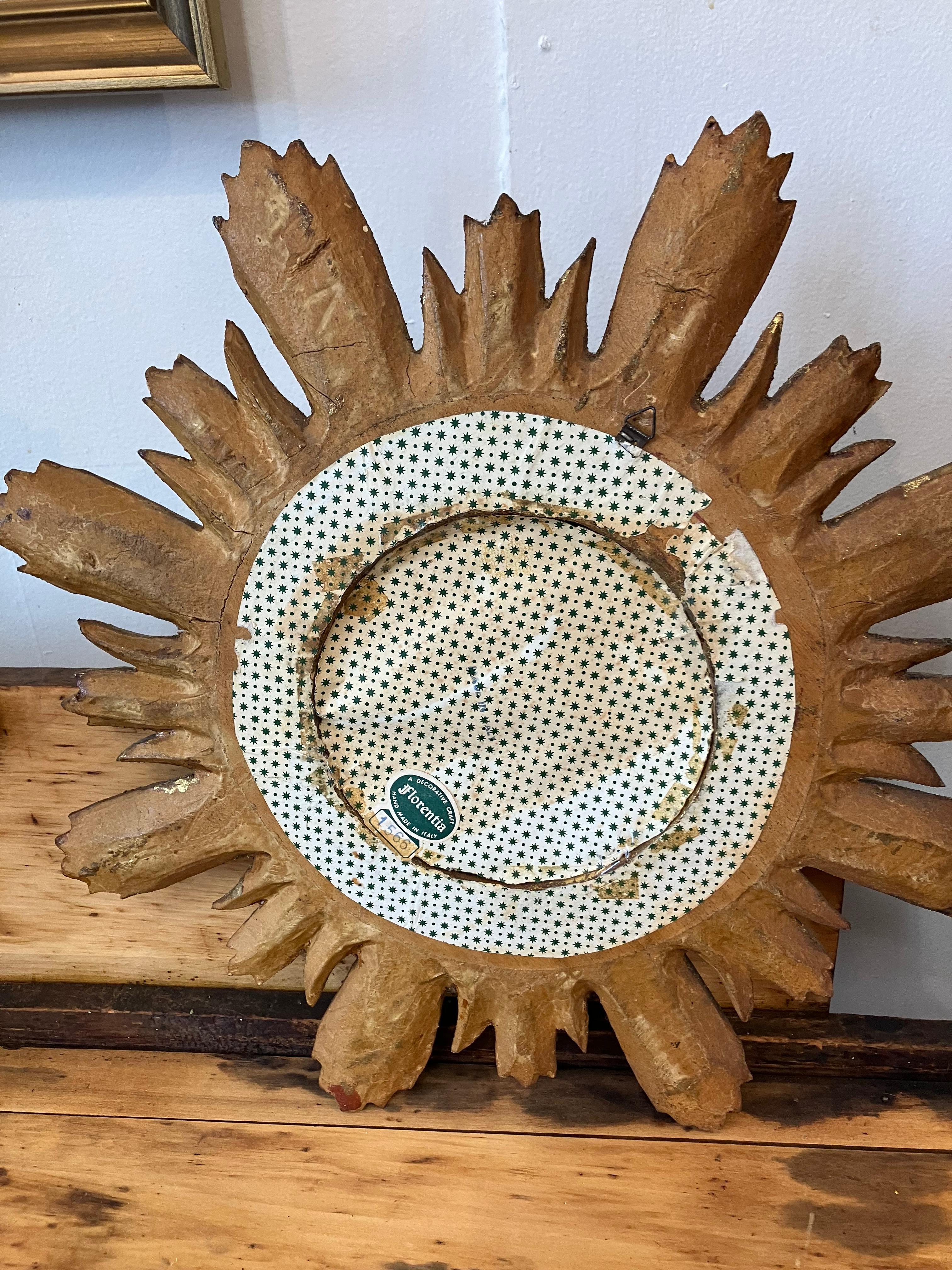 Precioso Espejo Vintage Italiano Hecho a Mano de Madera Dorada Sunburst en venta 3