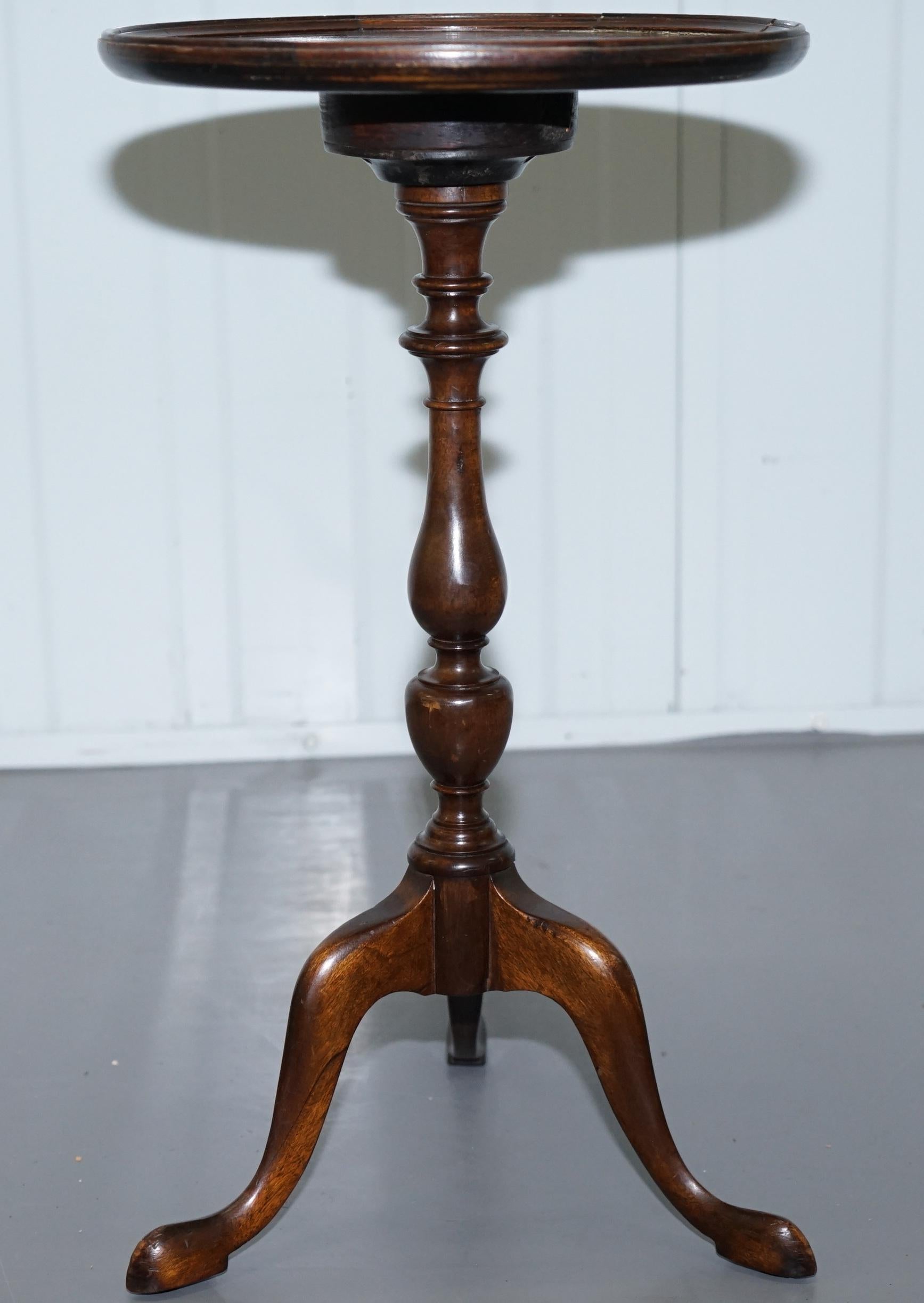 Victorian Lovely Vintage Mahogany Tripod Lamp Side End Wine Table Ornately Turned Column