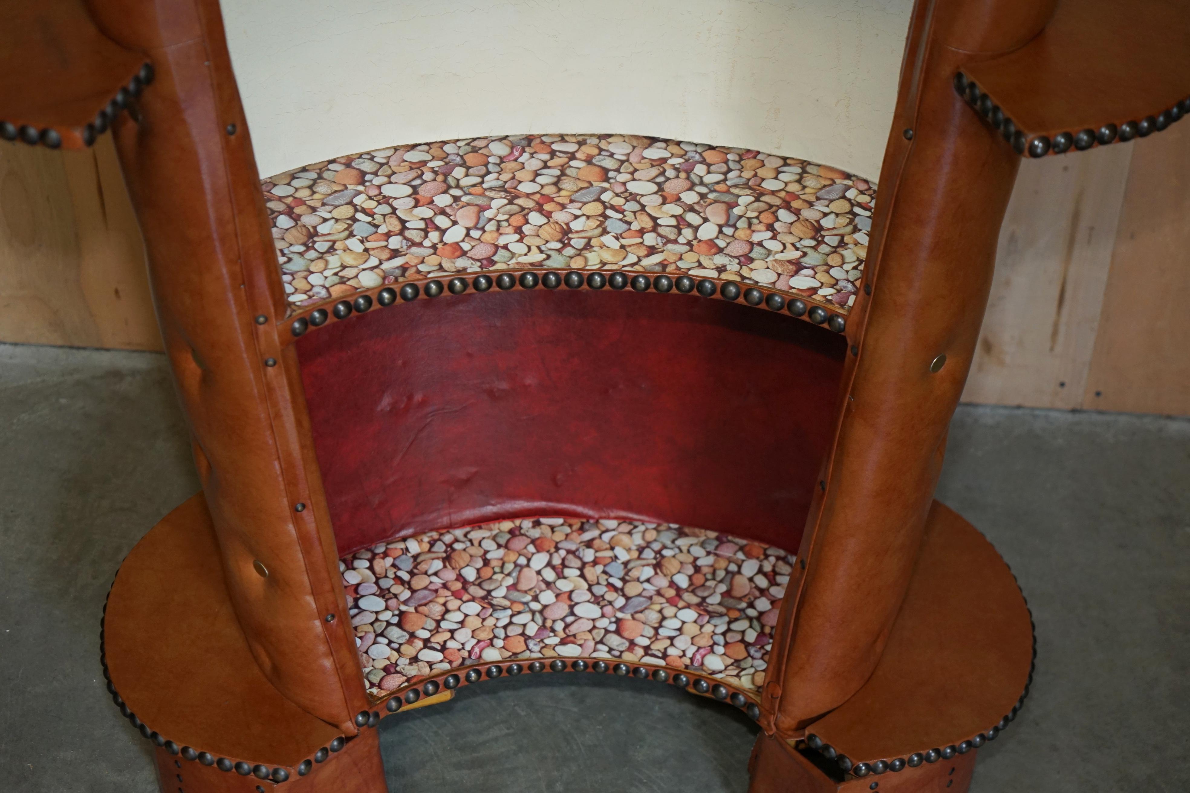 encantadora barra de cóctel y taburetes de cuero de estilo moderno de mediados de siglo para el hogar en venta 4