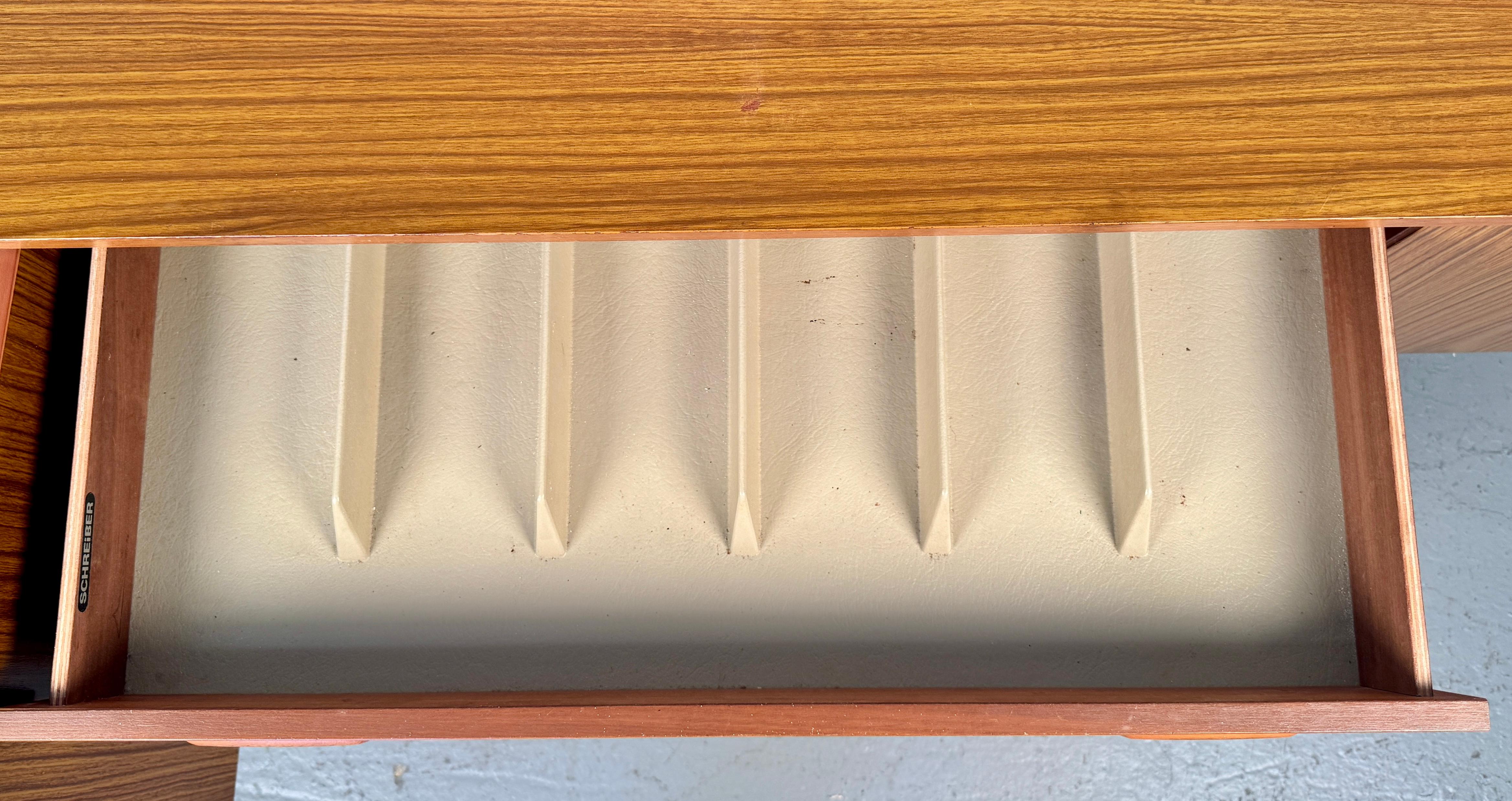 Lovely Vintage Mid Century Teak Sideboard By Schreiber In Good Condition For Sale In Brooklyn, NY