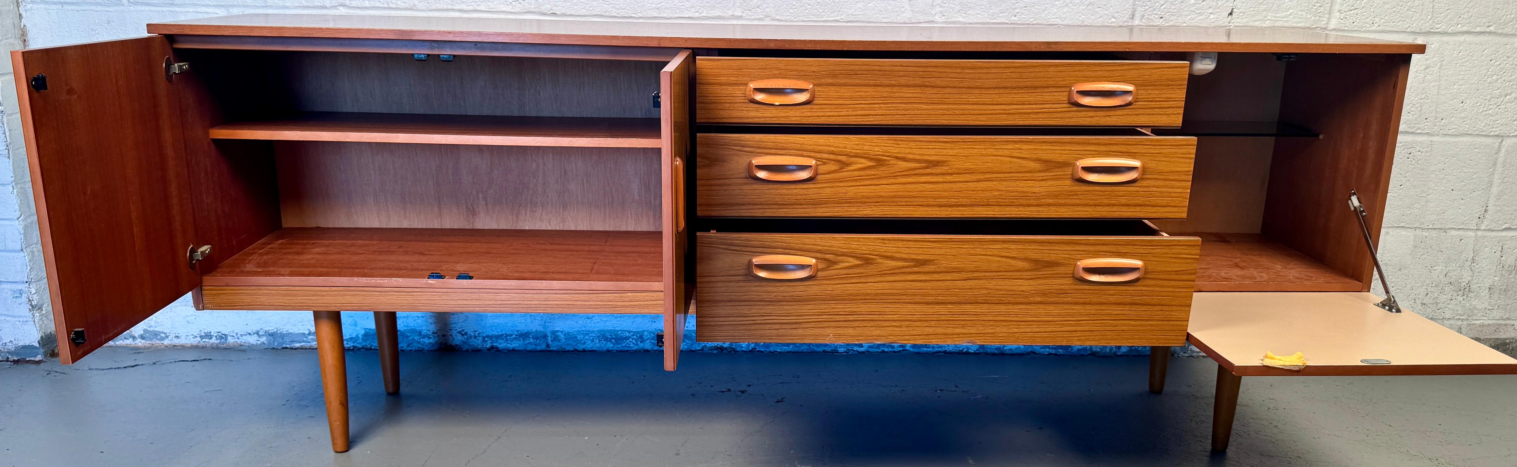 20th Century Lovely Vintage Mid Century Teak Sideboard By Schreiber For Sale