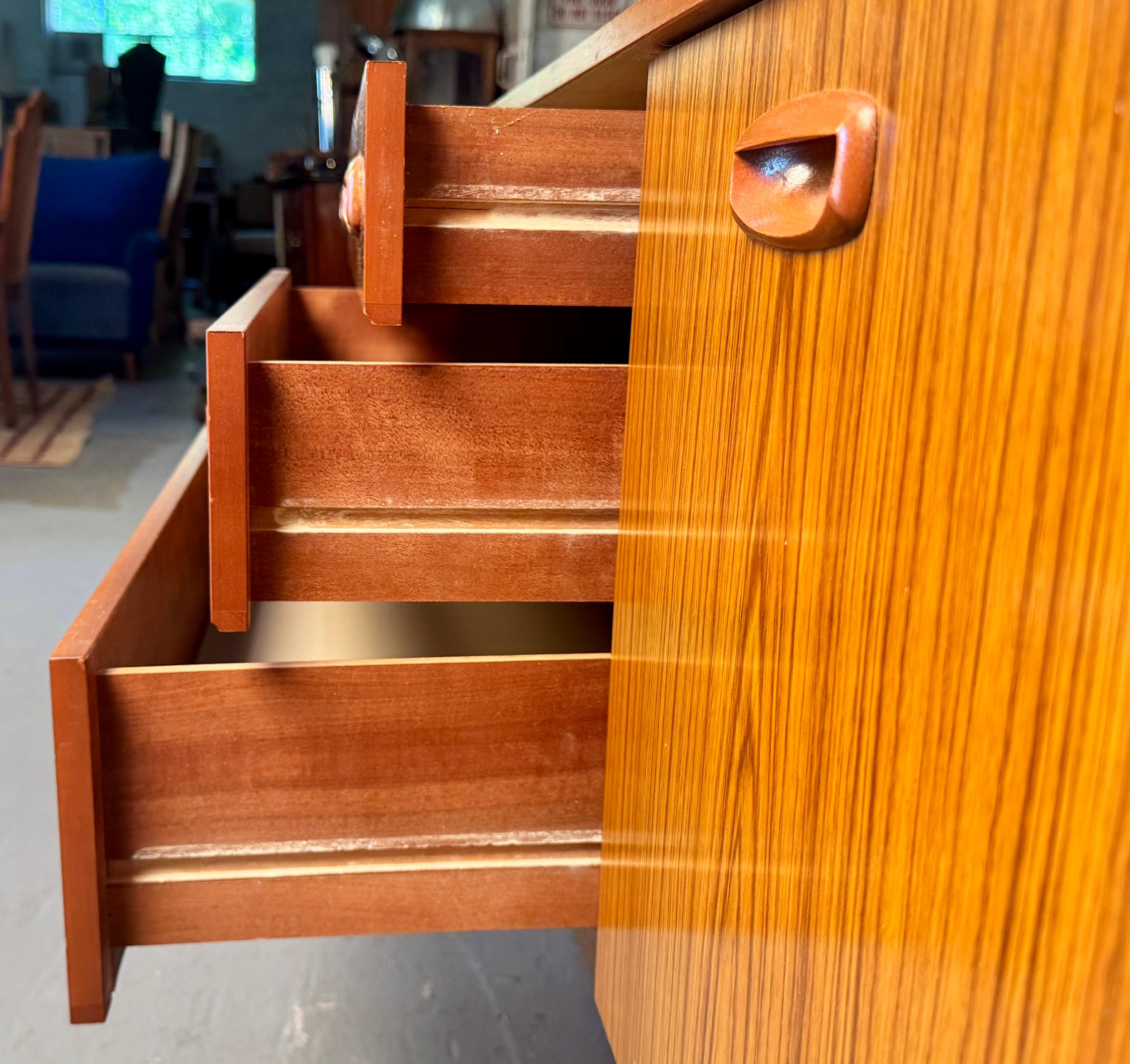 Lovely Vintage Mid Century Teak Sideboard By Schreiber For Sale 2