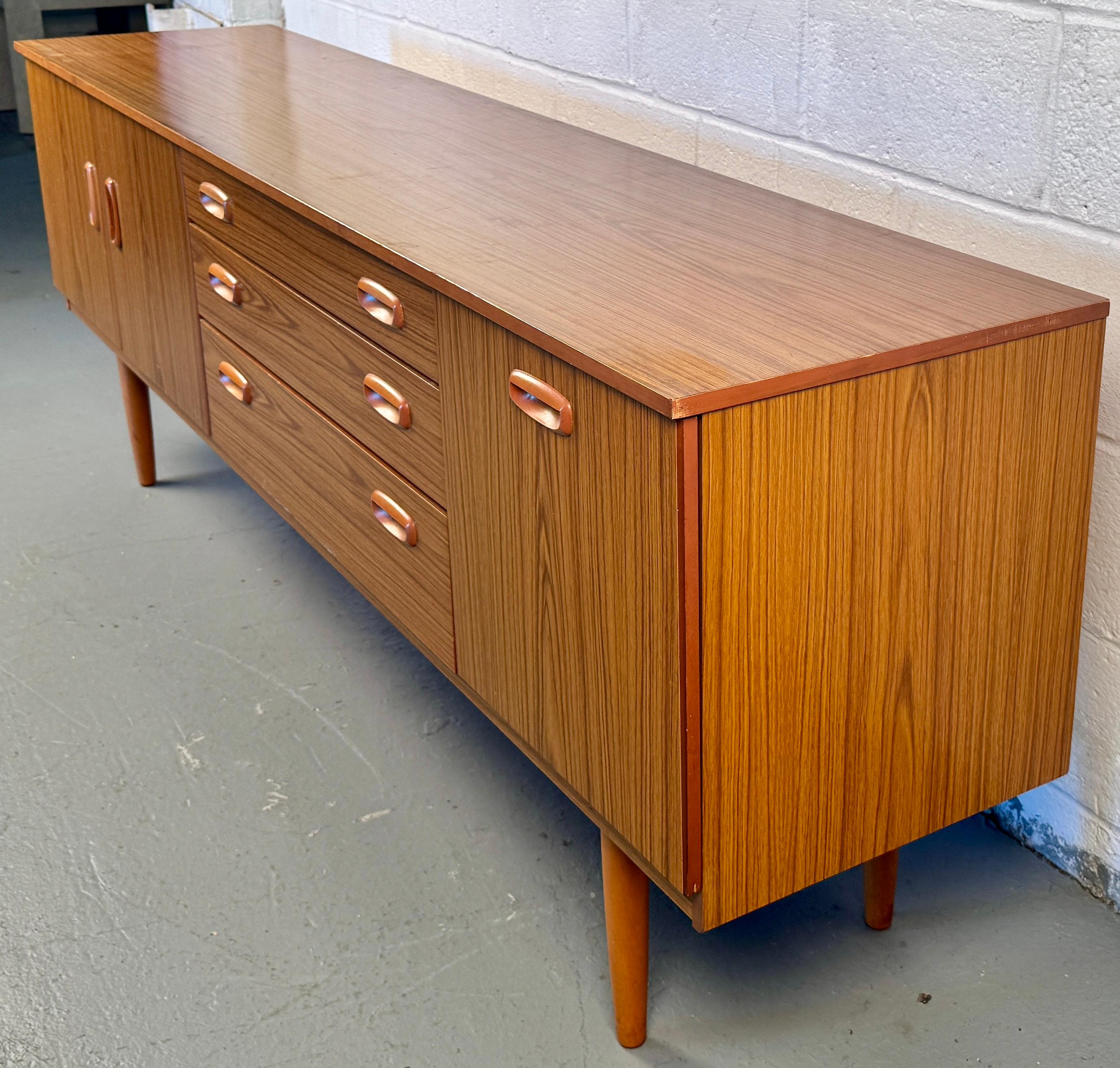 Lovely Vintage Mid Century Teak Sideboard By Schreiber For Sale 3