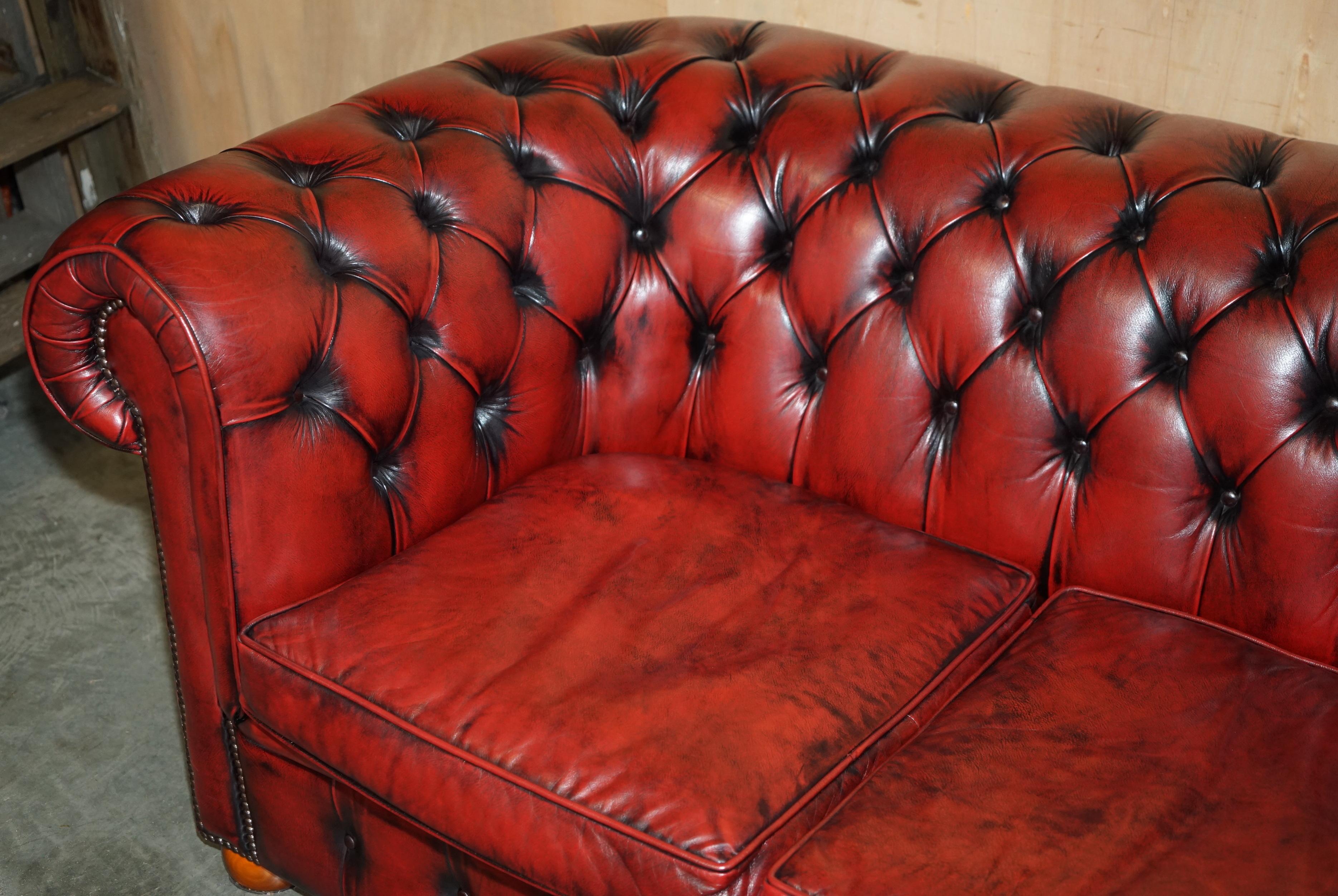 LOVELY ViNTAGE OXBLOOD BORDEAUX LEATHER CHESTERFIELD CLUB SOFA PART OF SUITE im Angebot 3