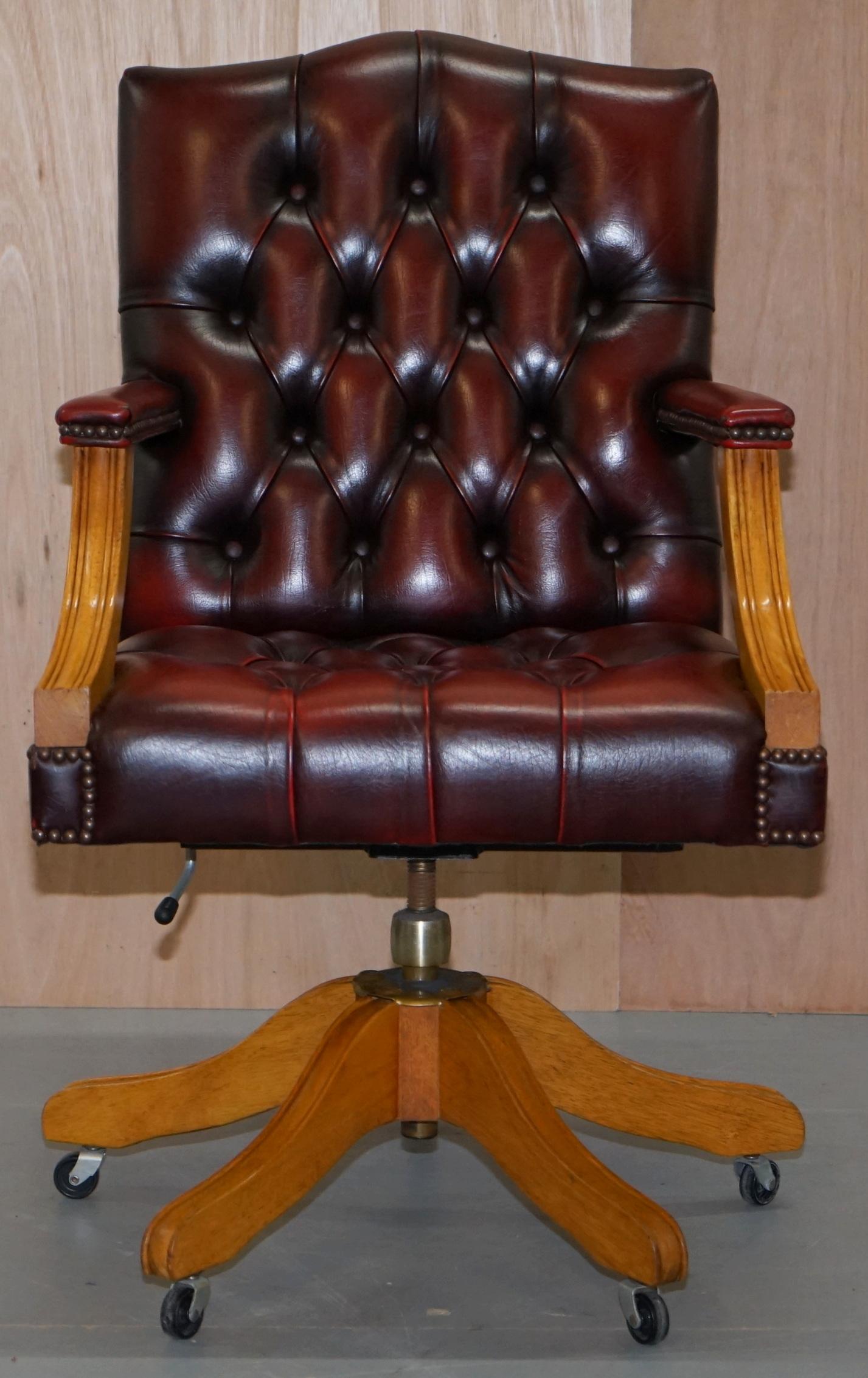 We are delighted to offer for sale this very nice vintage Oxblood leather Chesterfield buttoned Gainsborough captains office chair 

A good looking well made and comfortable chair, the design goes back hundreds of years and is very collectable for