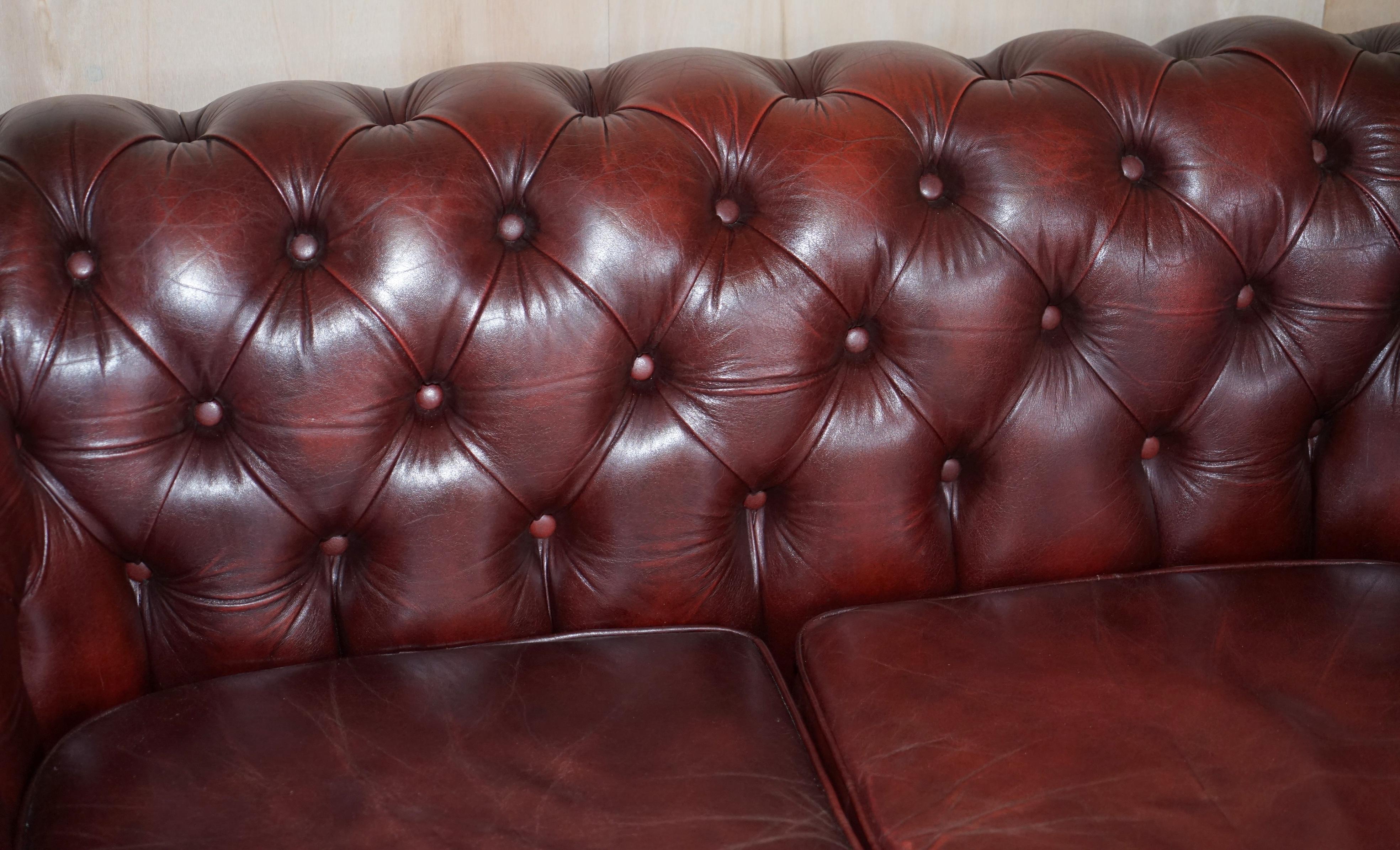 Lovely Vintage Oxblood Leather Chesterfield Gentleman's Club Sofa Part of Suite For Sale 3