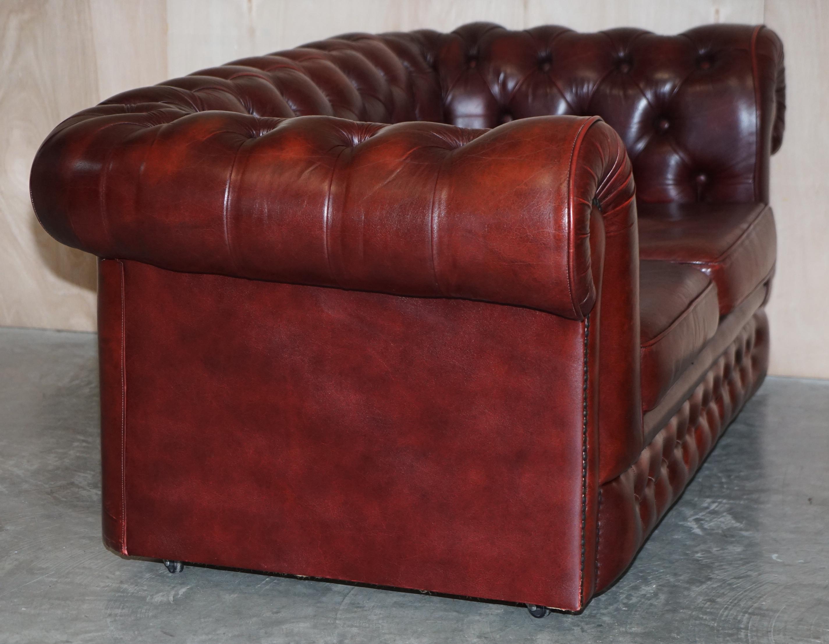 Lovely Vintage Oxblood Leather Chesterfield Gentleman's Club Sofa Part of Suite For Sale 4