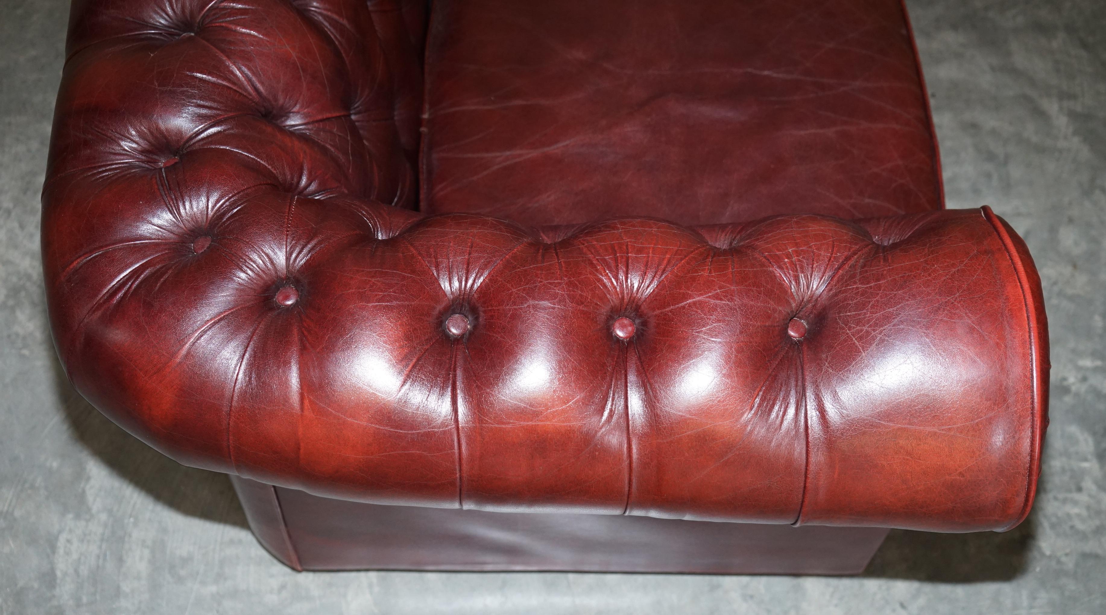 Lovely Vintage Oxblood Leather Chesterfield Gentleman's Club Sofa Part of Suite For Sale 5