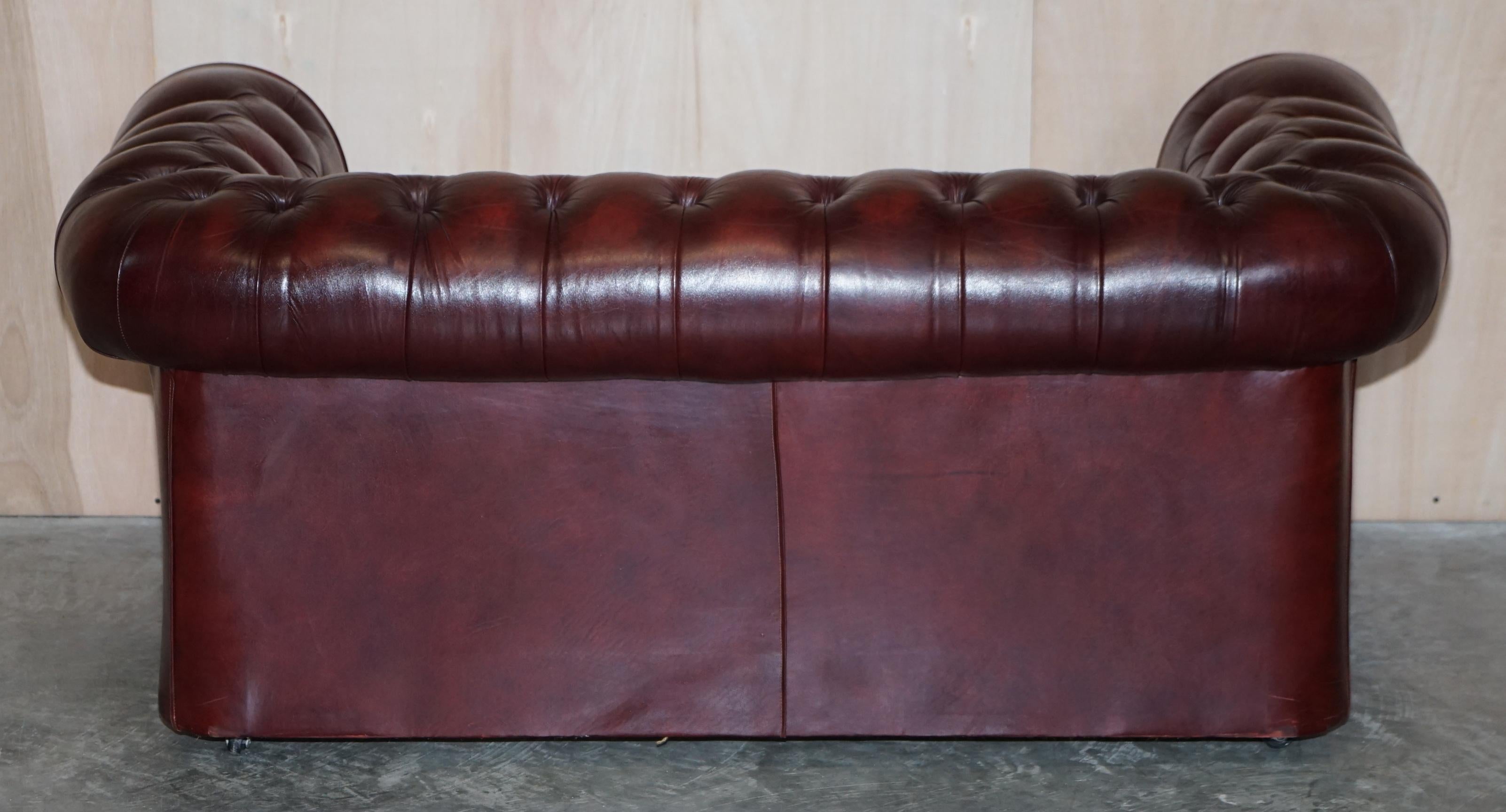 Lovely Vintage Oxblood Leather Chesterfield Gentleman's Club Sofa Part of Suite For Sale 6