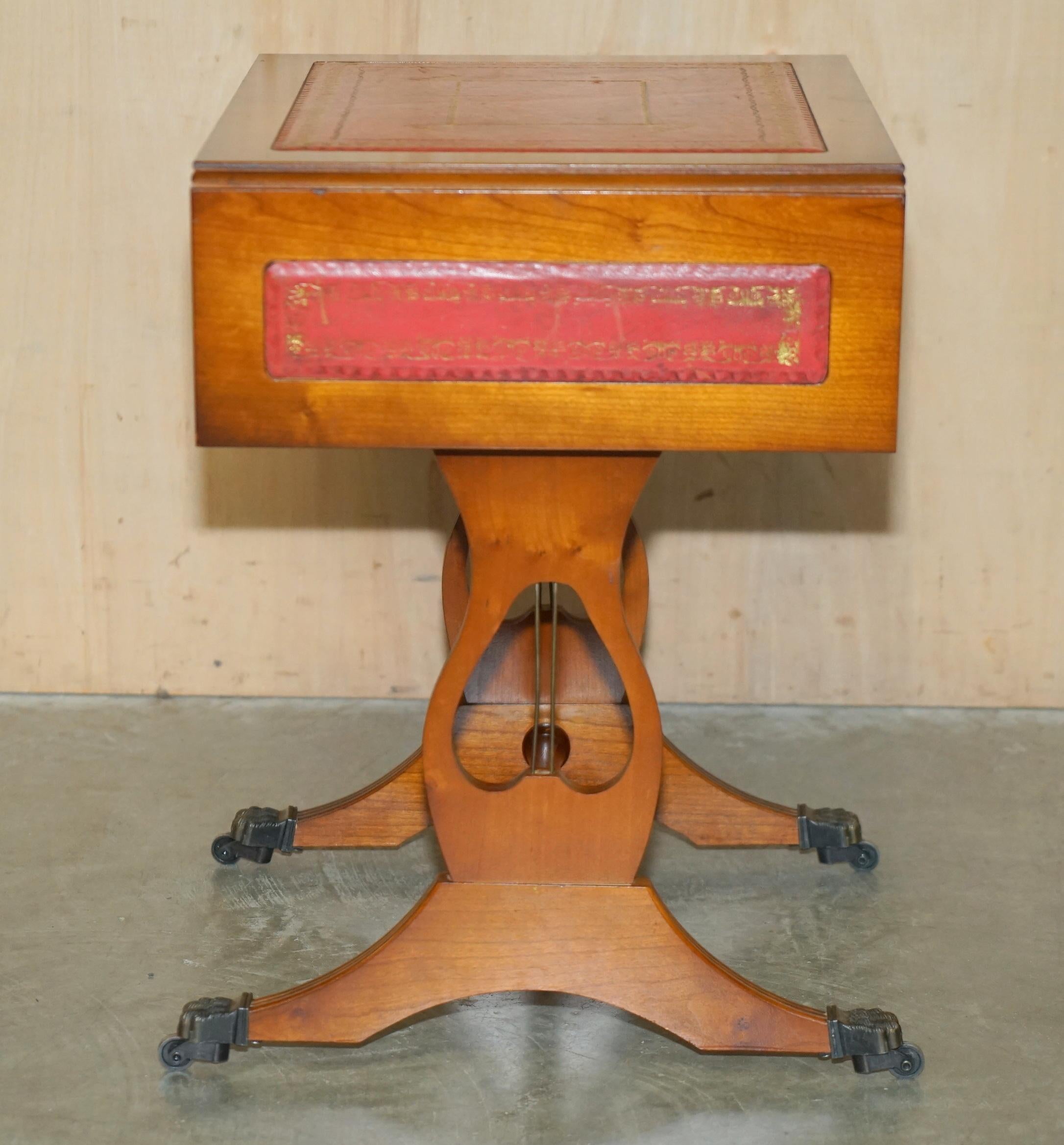 LOVELY ViNTAGE OXBLOOD LEATHER EXTENDING SIDE TABLE WITH GOLD LEAF INLAY For Sale 7