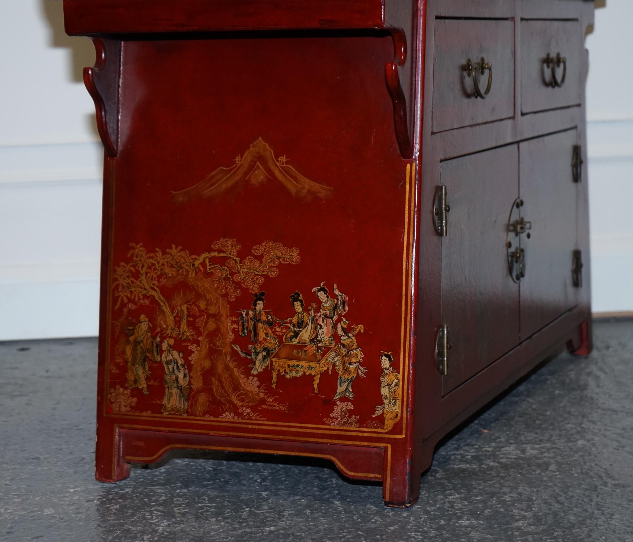 LOVELY VINTAGE RED HAND PAINTED CHINESE SIDEBOARD TV CABiNET 1