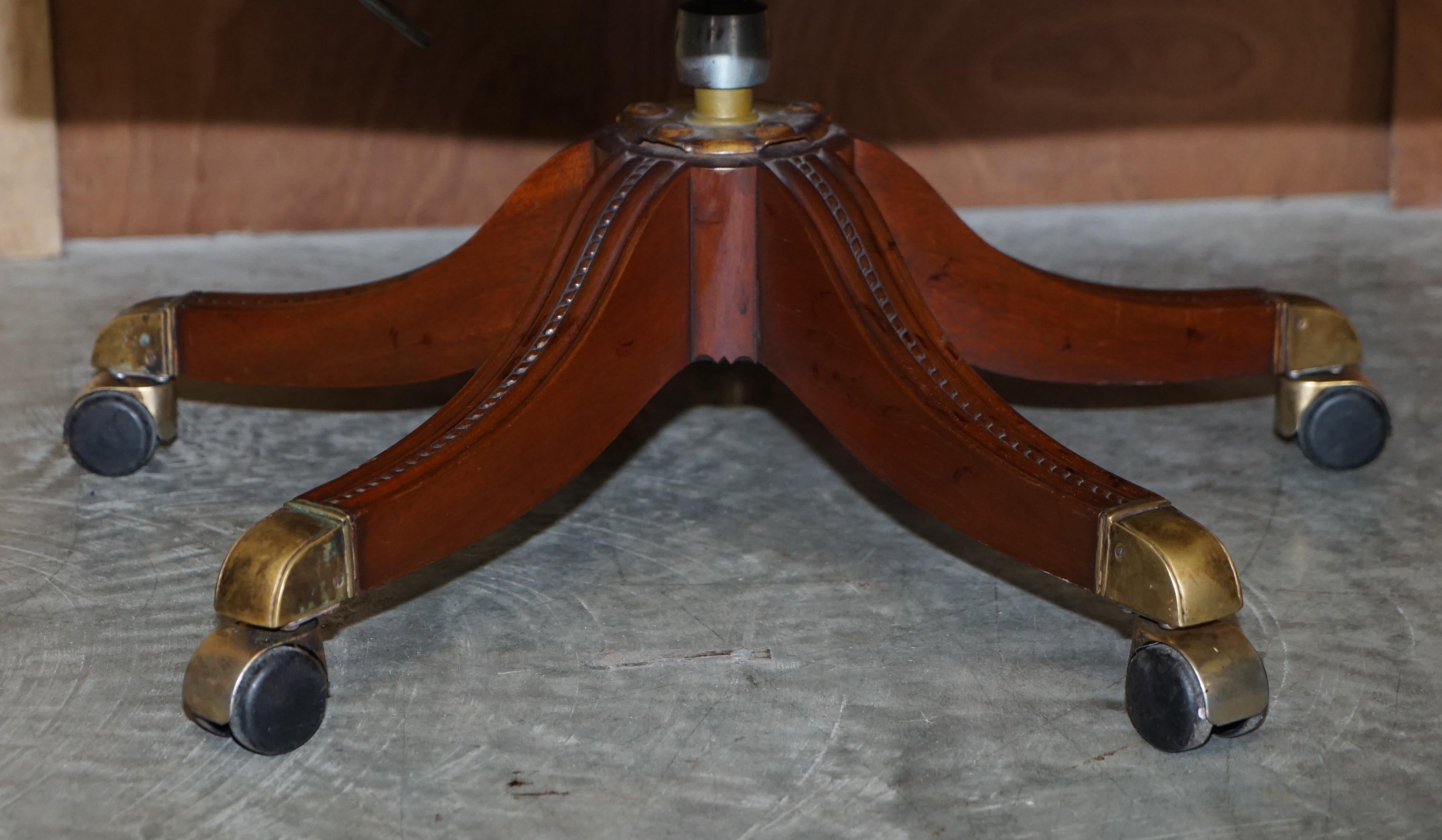 Lovely Vintage Restored Brown Leather Oak Framed Captains Directors Armchair For Sale 5