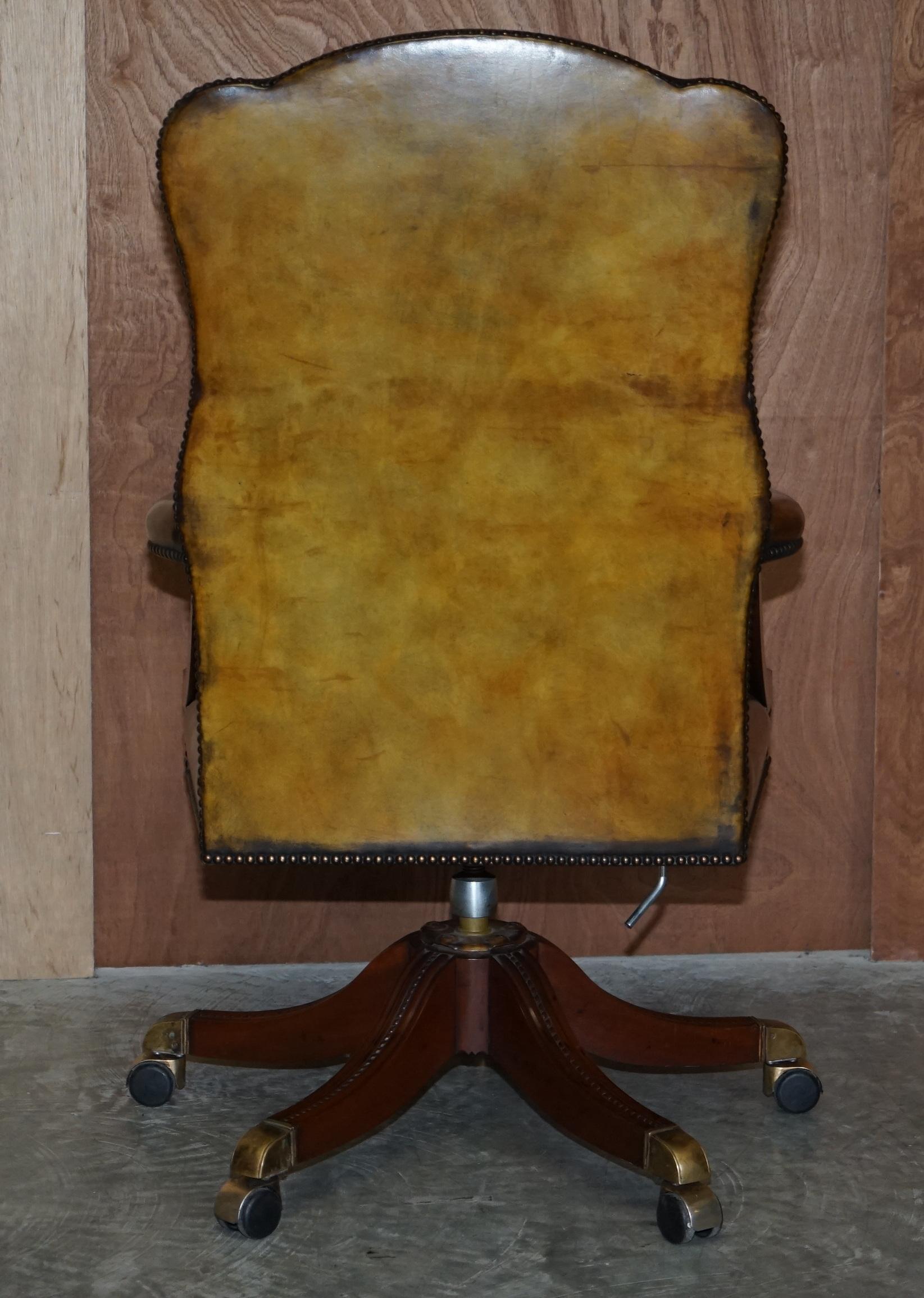 Lovely Vintage Restored Brown Leather Oak Framed Captains Directors Armchair For Sale 10