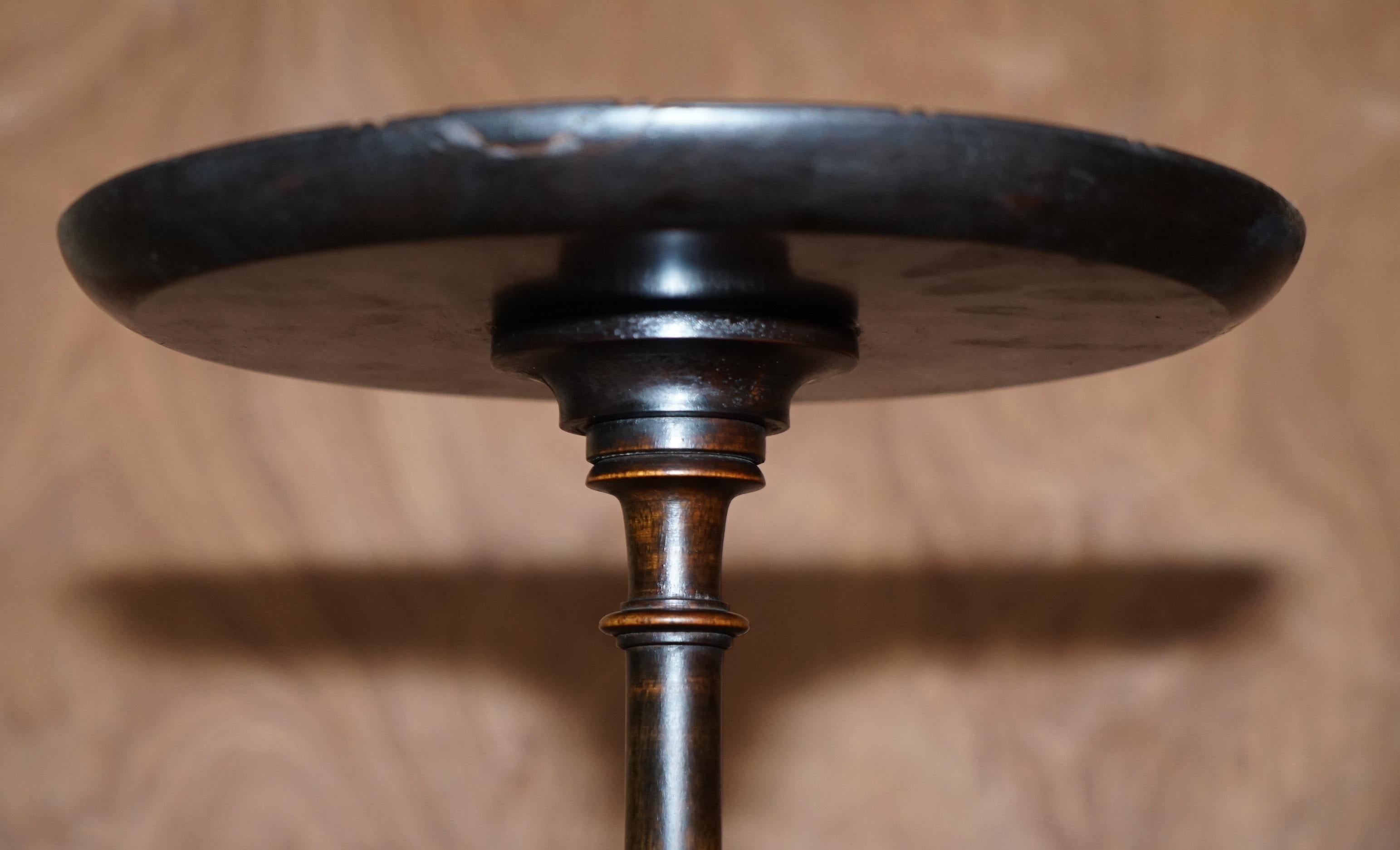 Lovely Vintage Scottish Hardwood Tripod Lamp Side End Wine Table Carved Top For Sale 5