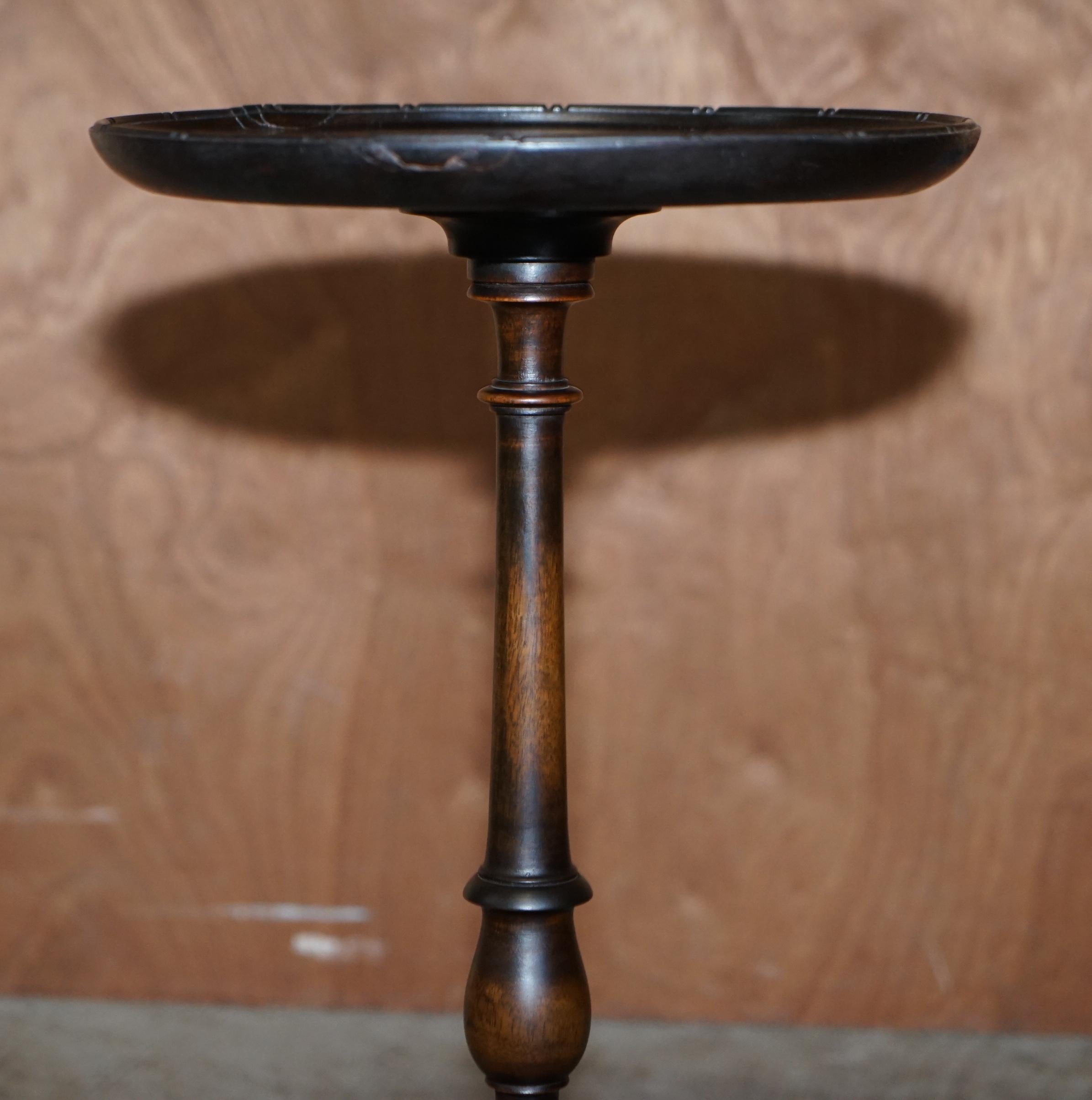 Lovely Vintage Scottish Hardwood Tripod Lamp Side End Wine Table Carved Top For Sale 4