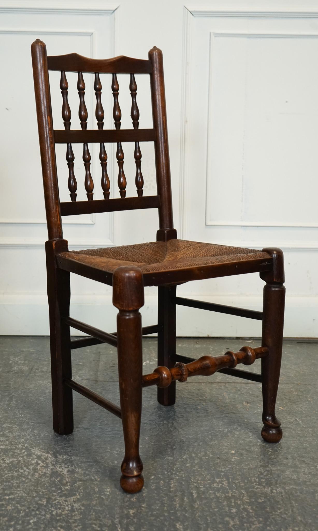 LOVELY VINTAGE SET OF 6 SPINDLE BACK RUSH SEAT DINING CHAiRS 10