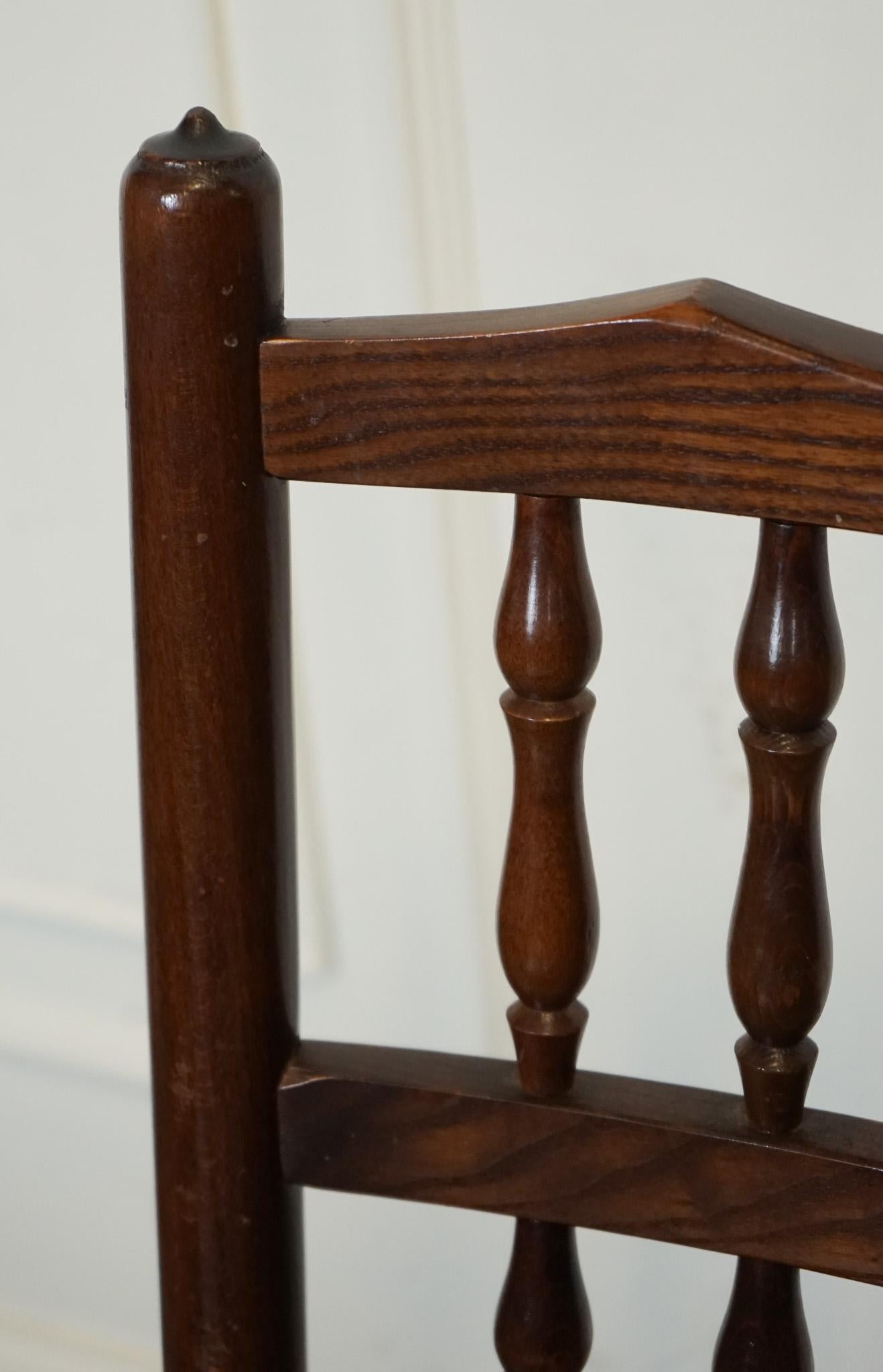 LOVELY VINTAGE SET OF 6 SPINDLE BACK RUSH SEAT DINING CHAiRS 1