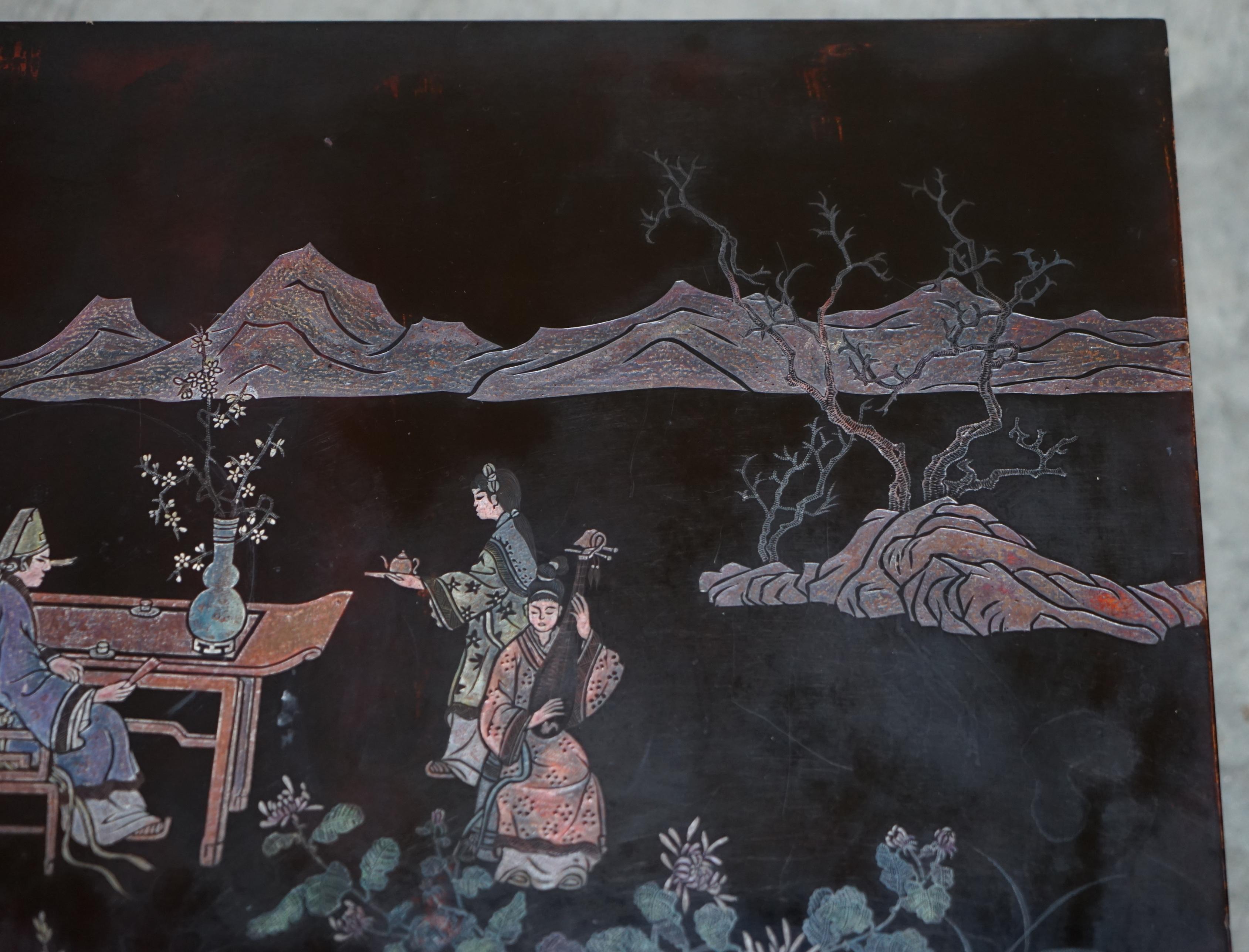 Lovely Vintage Signed Hand Painted Chinese Oriental Coffee Cocktail Side Table For Sale 7