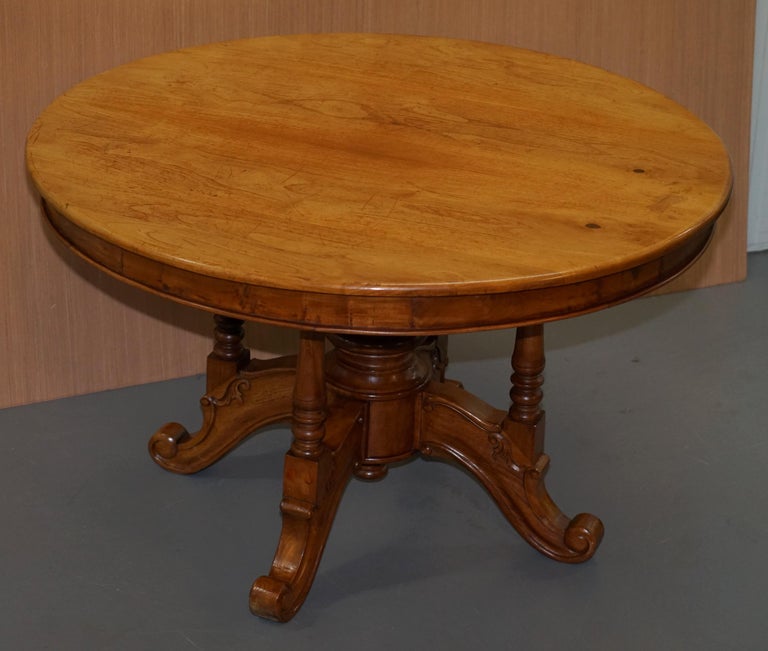 Lovely Vintage Solid Golden Mahogany Round Dining Table ...