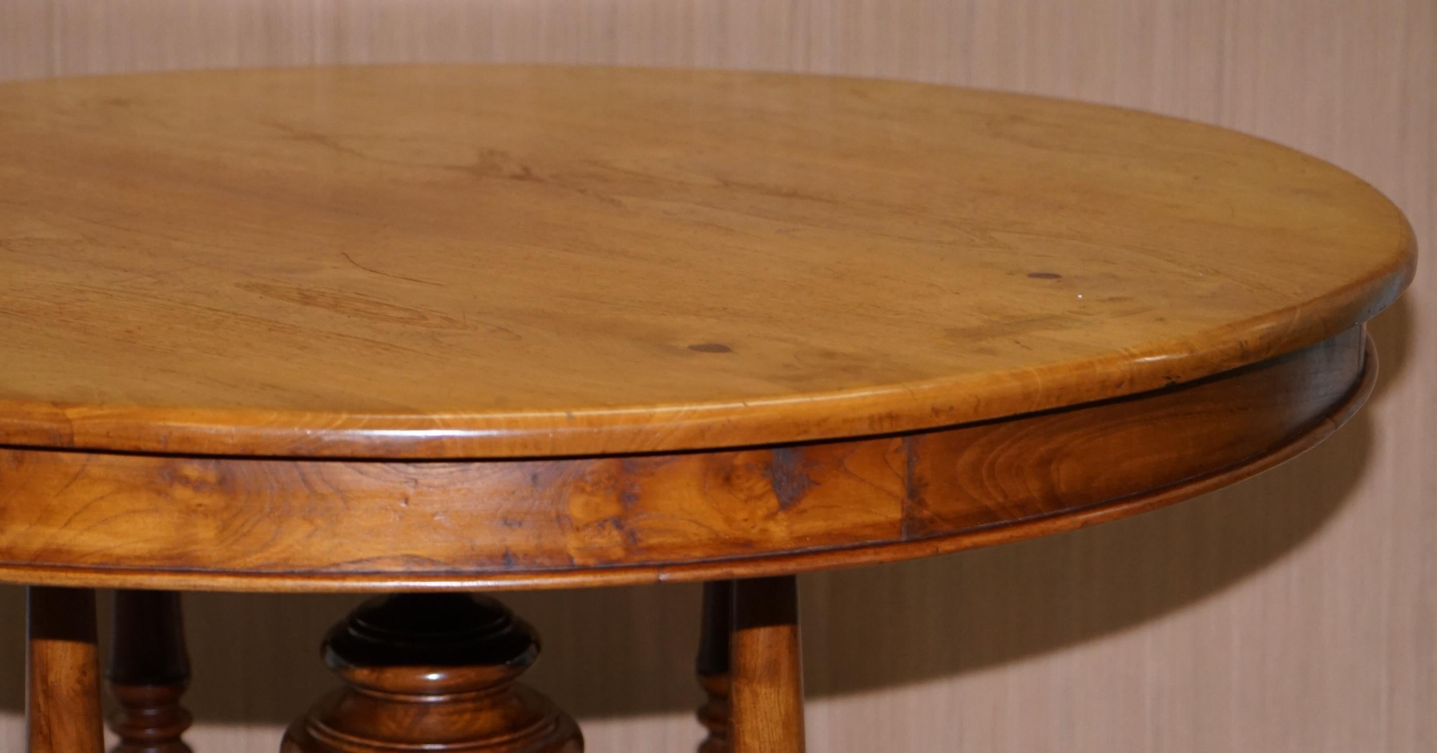 Lovely Vintage Solid Golden Mahogany Round Dining Table Ornately Carved Legs 3