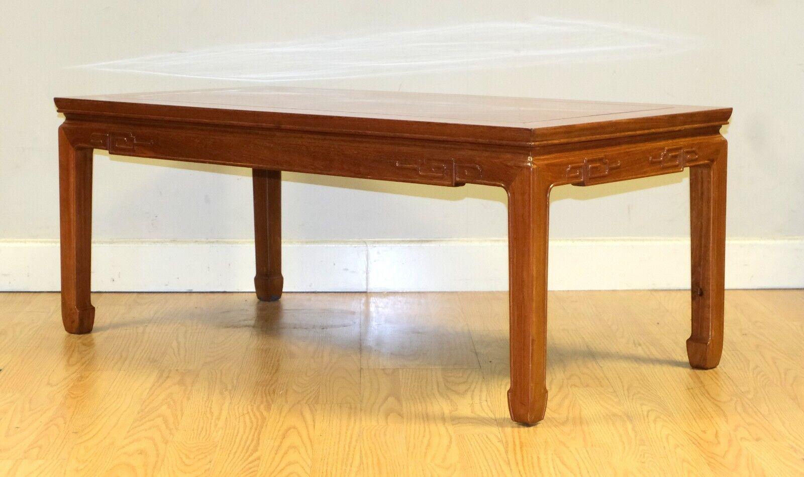 Chippendale chinois LOVELY VINTAGE SOLID HARDWOOD CHiNESE COFFEE TABLE SUR HOOF FEET en vente